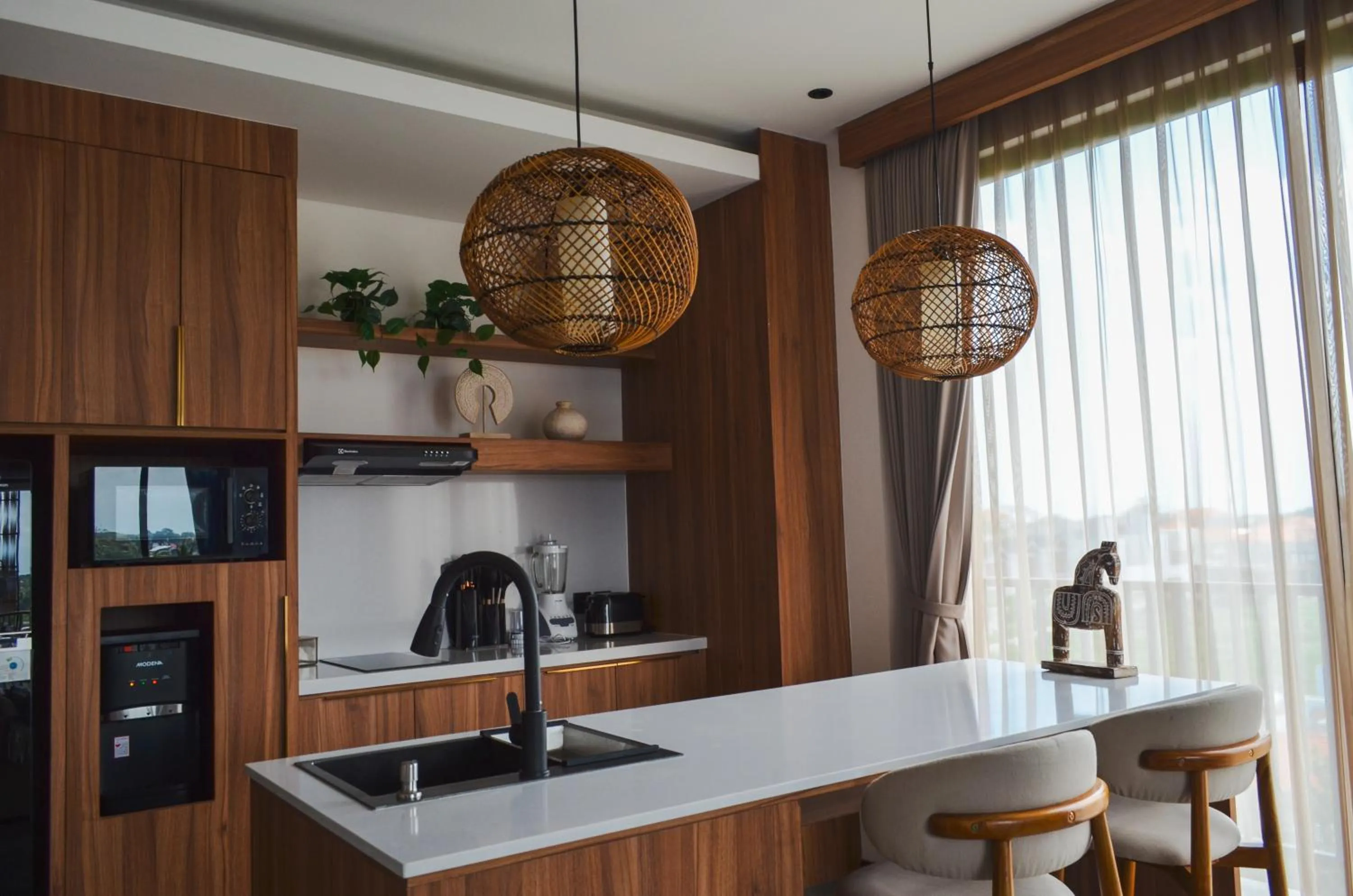 Kitchen or kitchenette in KammOra Living and Villas