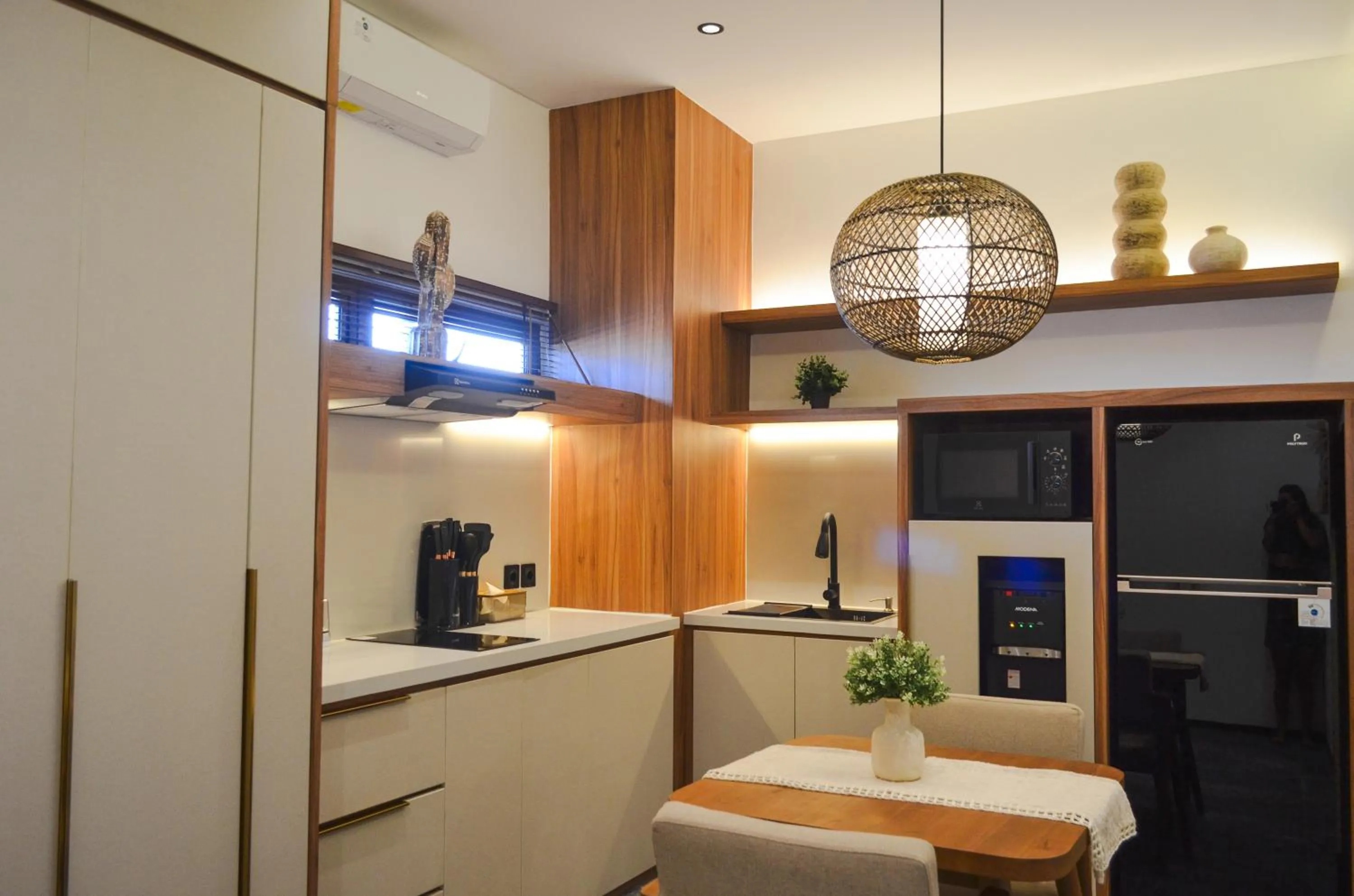 Kitchen or kitchenette in KammOra Living and Villas