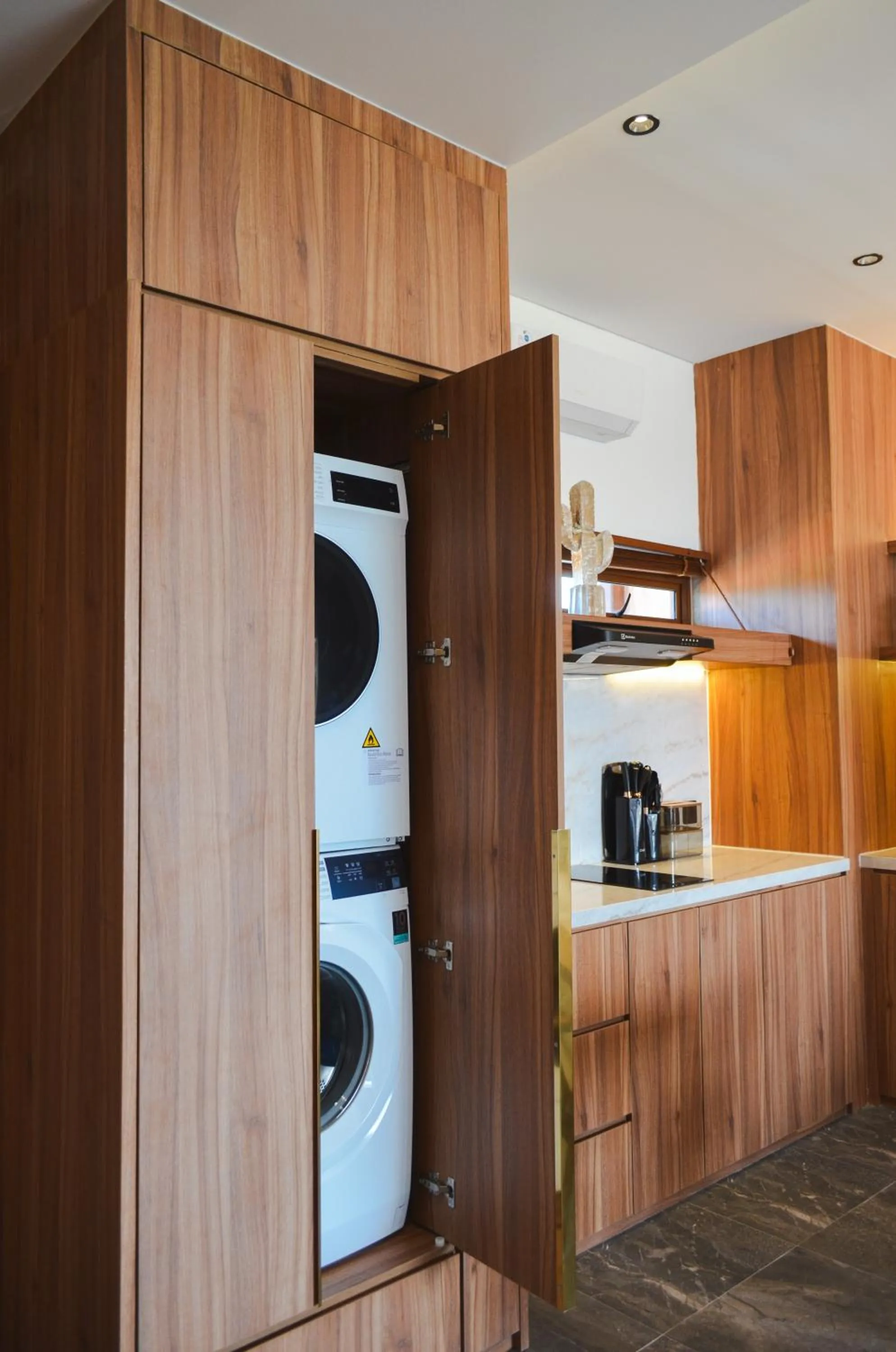 Kitchen or kitchenette in KammOra Living and Villas