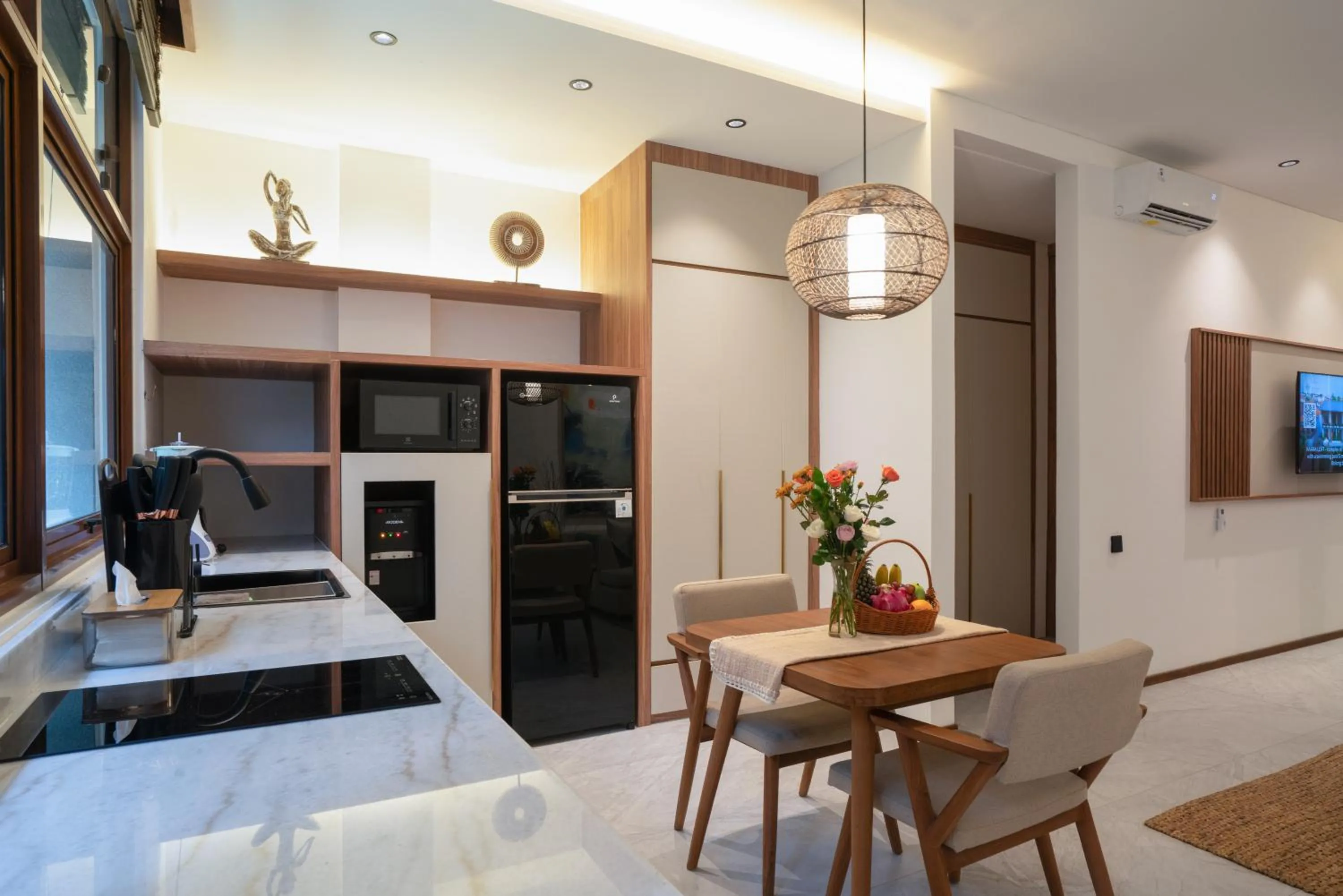 Kitchen or kitchenette in KammOra Living and Villas