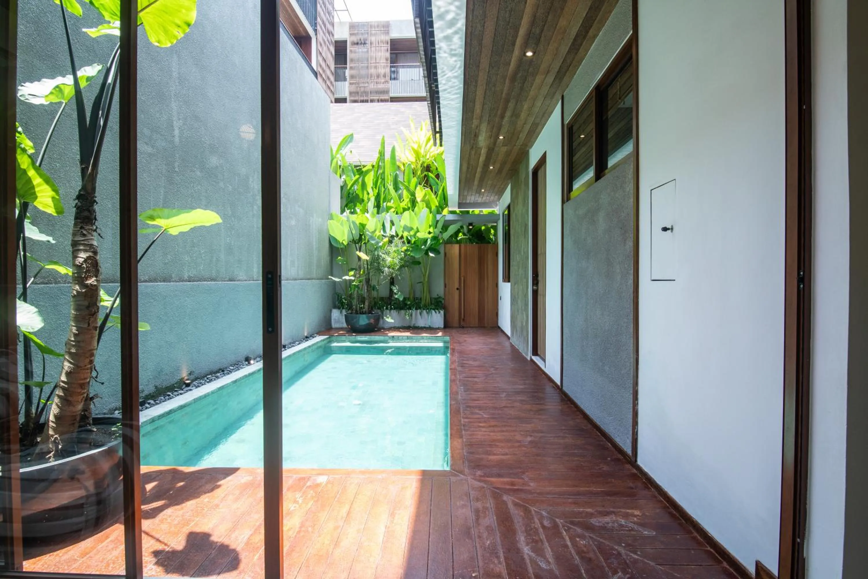 Swimming pool in KammOra Living and Villas