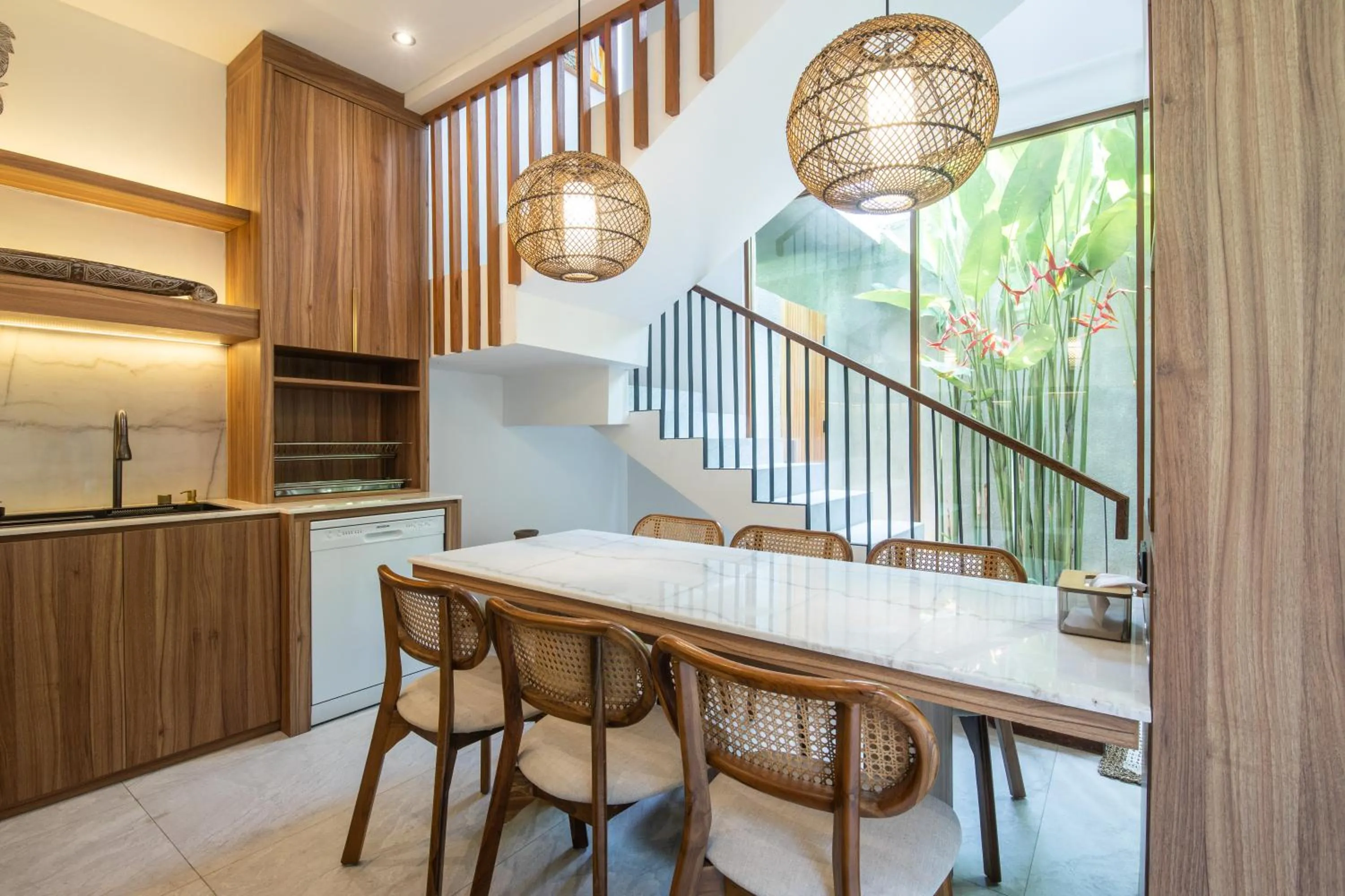 Dining area in KammOra Living and Villas