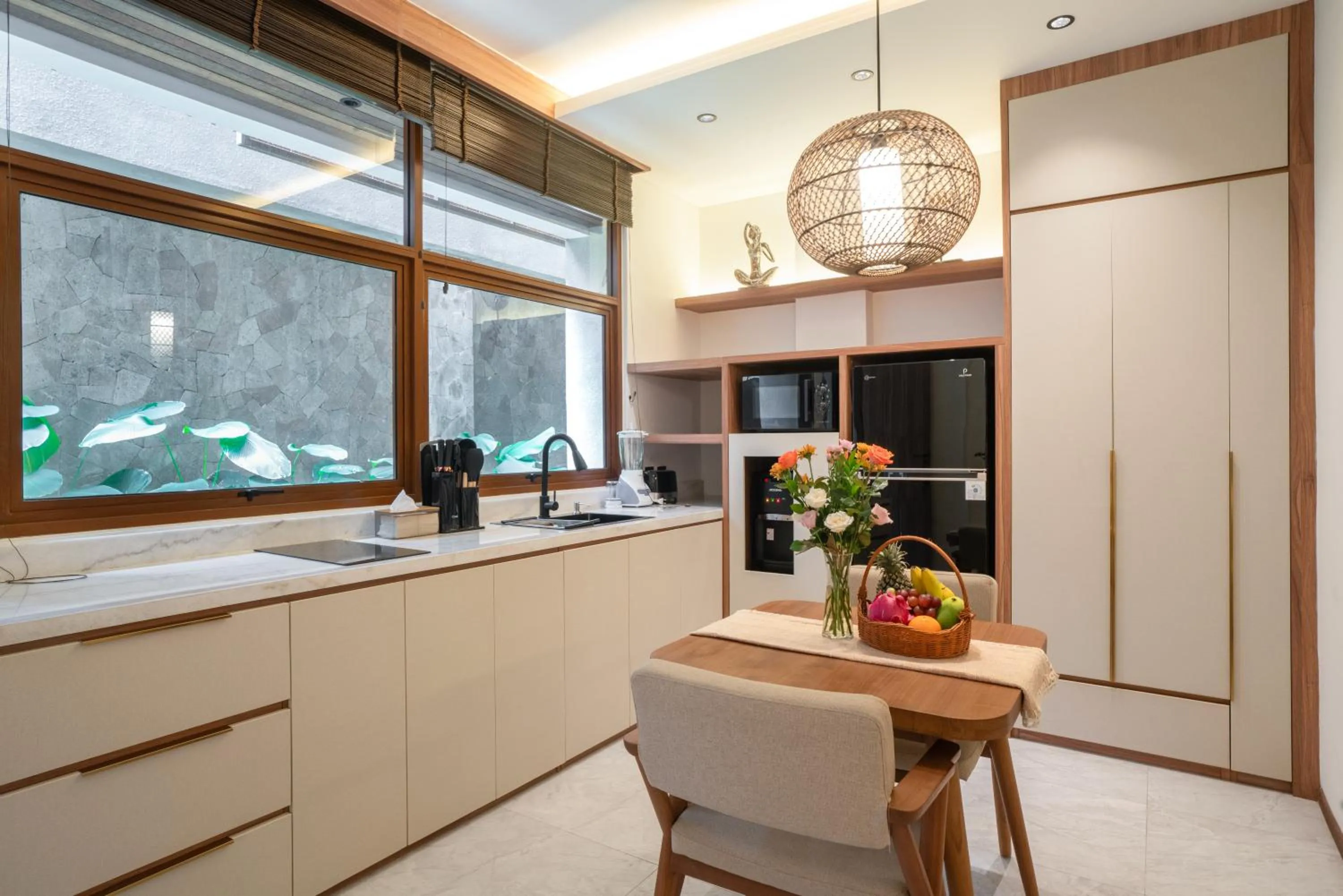 Kitchen or kitchenette in KammOra Living and Villas
