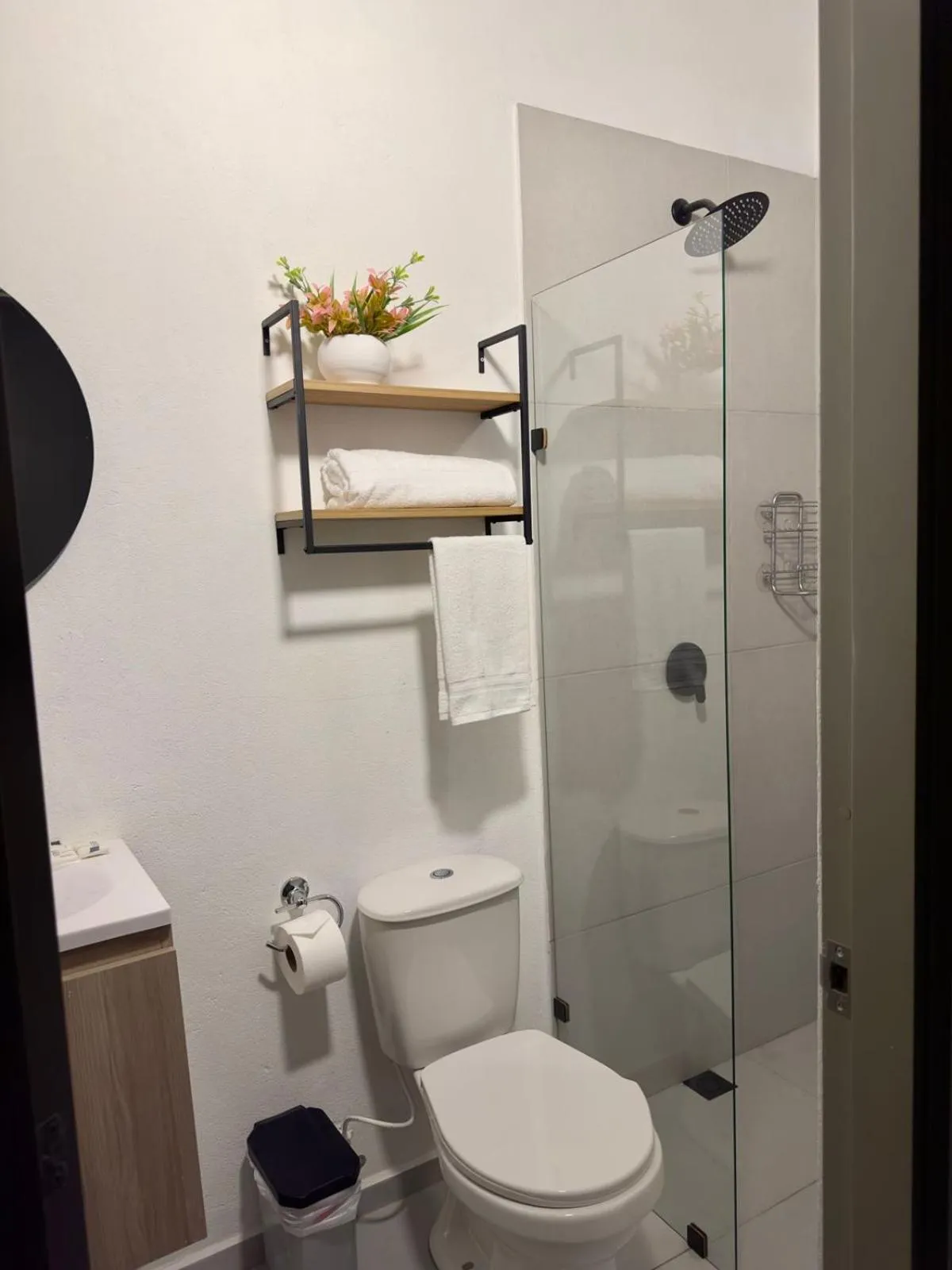 Shower in Hotel Med Llanogrande