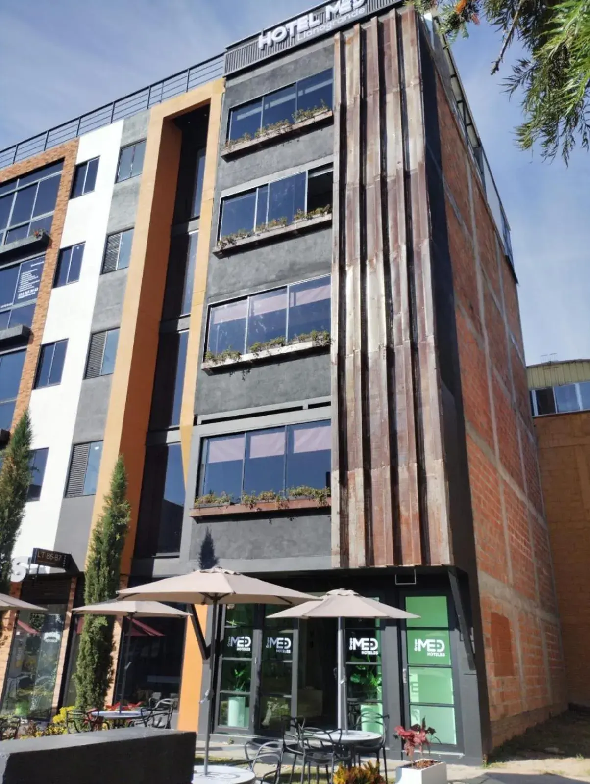 Property building in Hotel Med Llanogrande Property building in Hotel Med Llanogrande