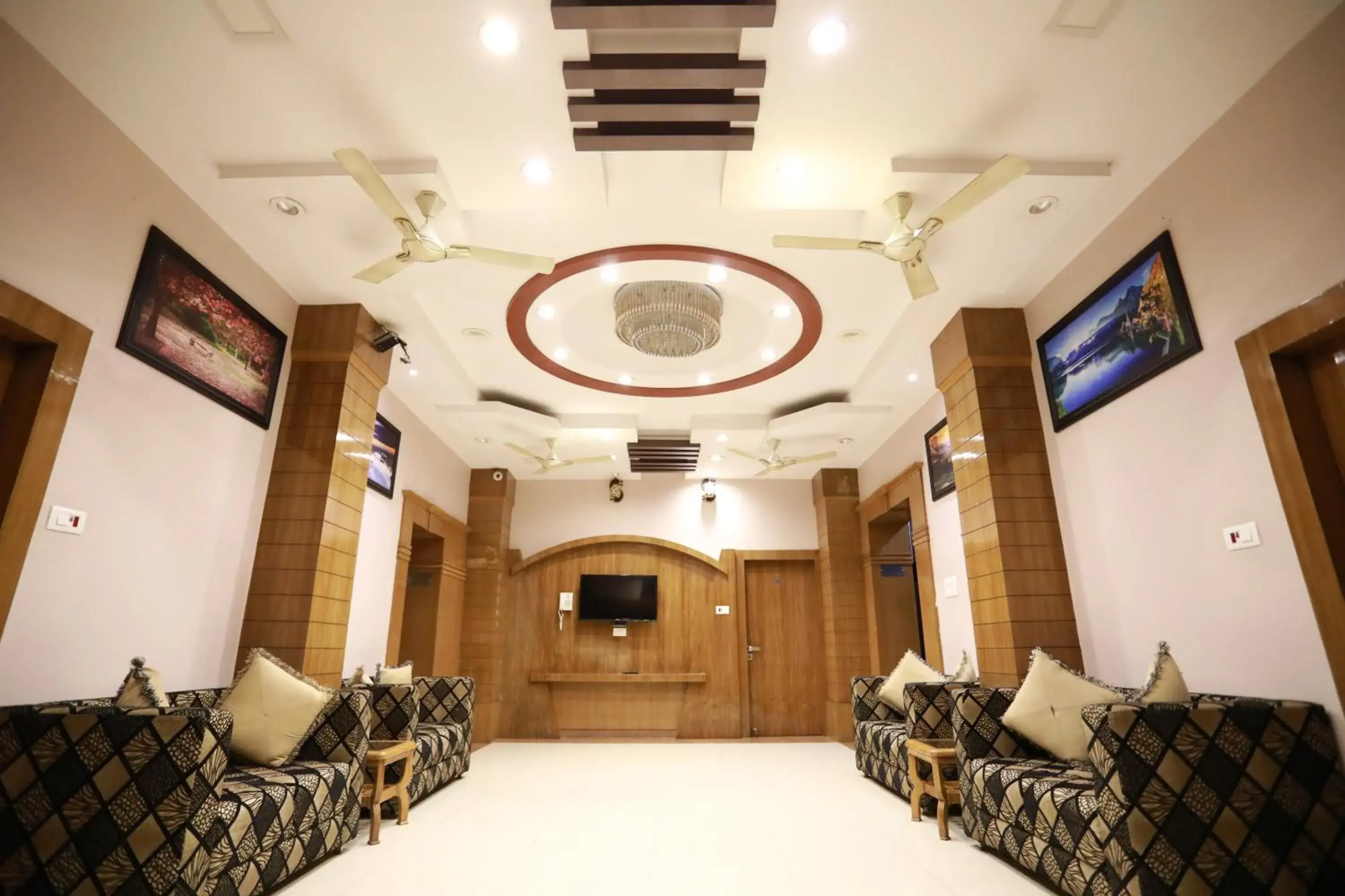 Lobby or reception in Hotel Krishna Ji Lobby or reception in Hotel Krishna Ji