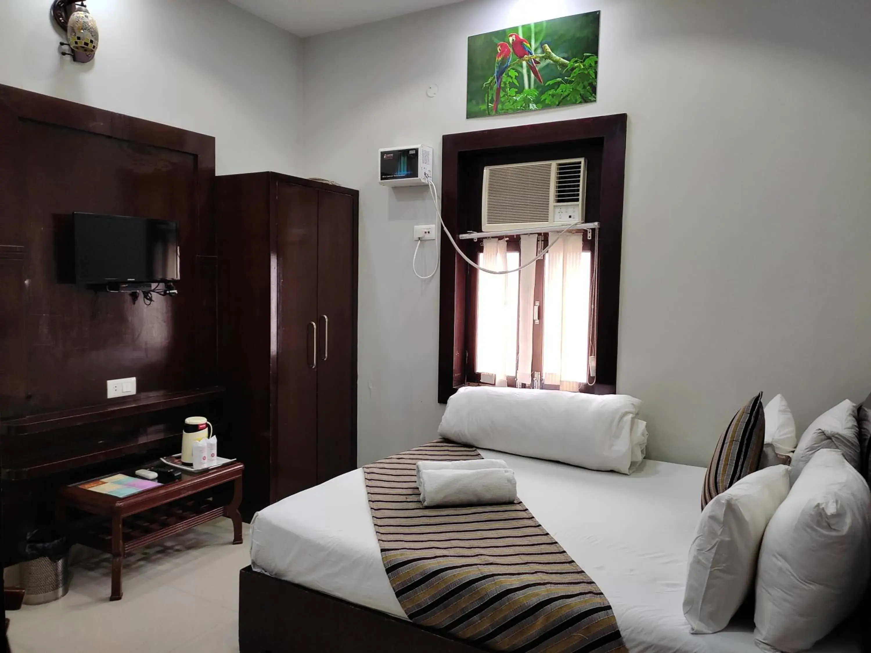 Deluxe Double Room in Hotel Krishna Ji Deluxe Double Room in Hotel Krishna Ji