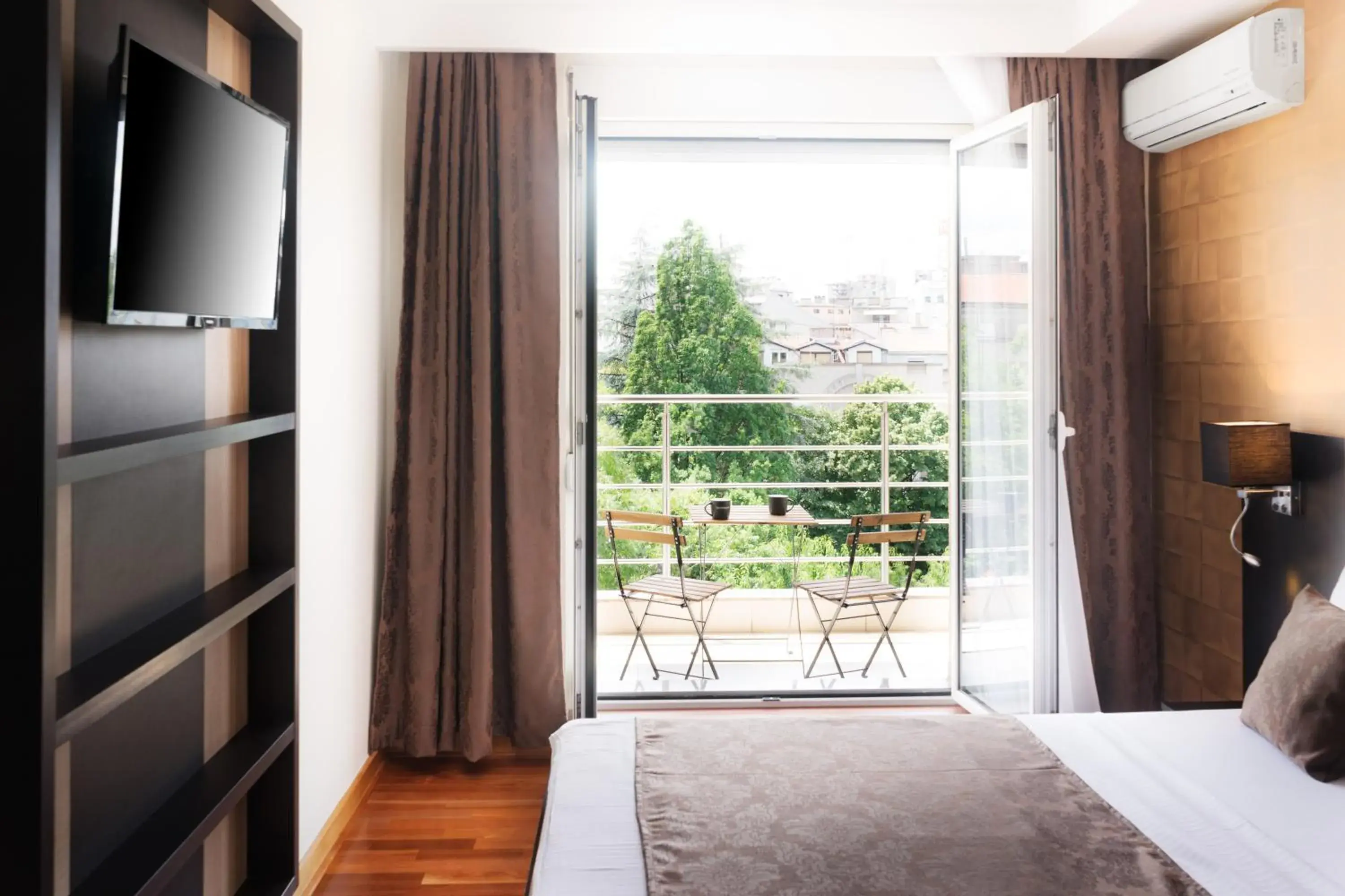 Balcony/Terrace, Bed in Feel Belgrade Apartments Balcony/Terrace, Bed in Feel Belgrade Apartments