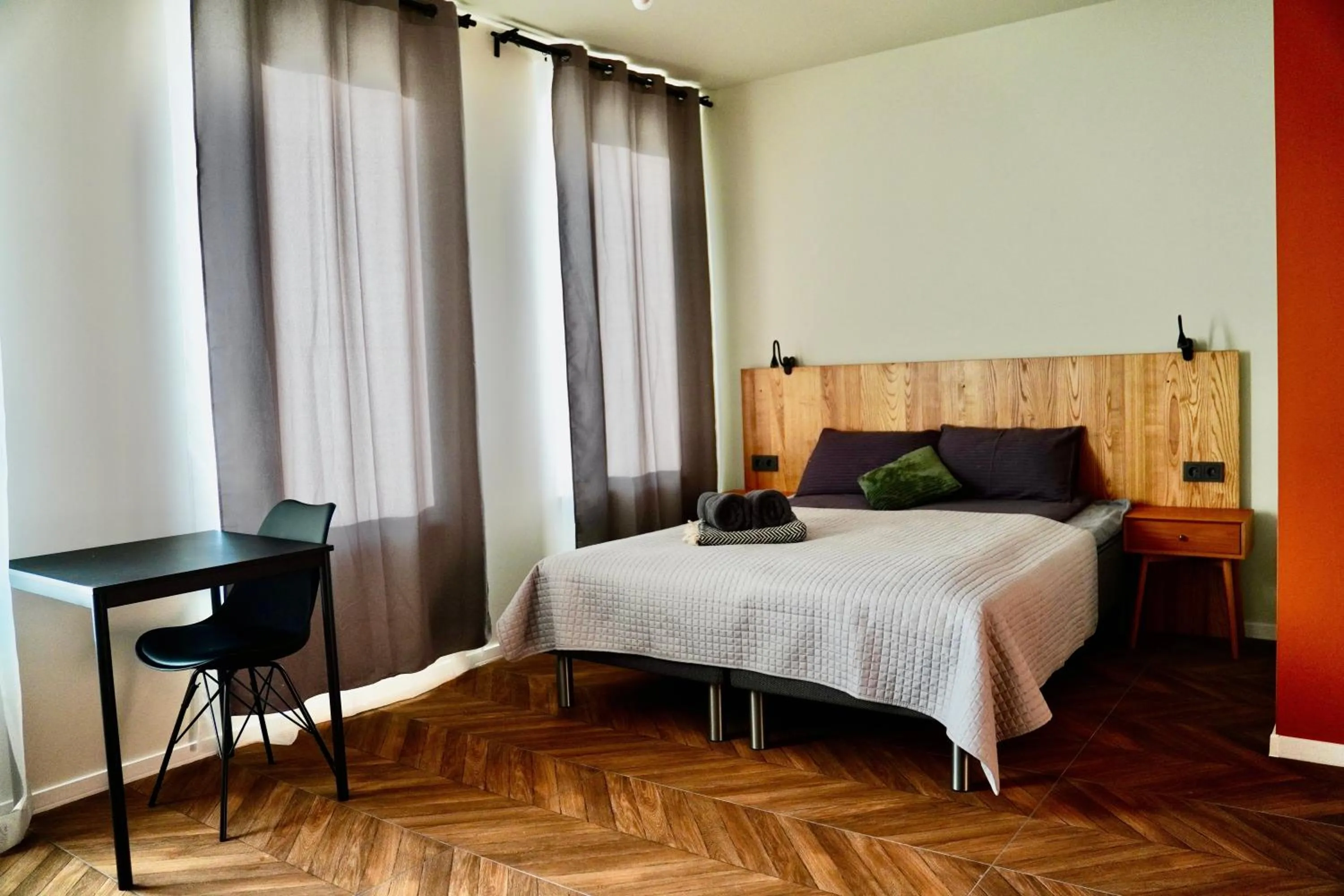 Photo of the whole room, Bed in Platforma2b