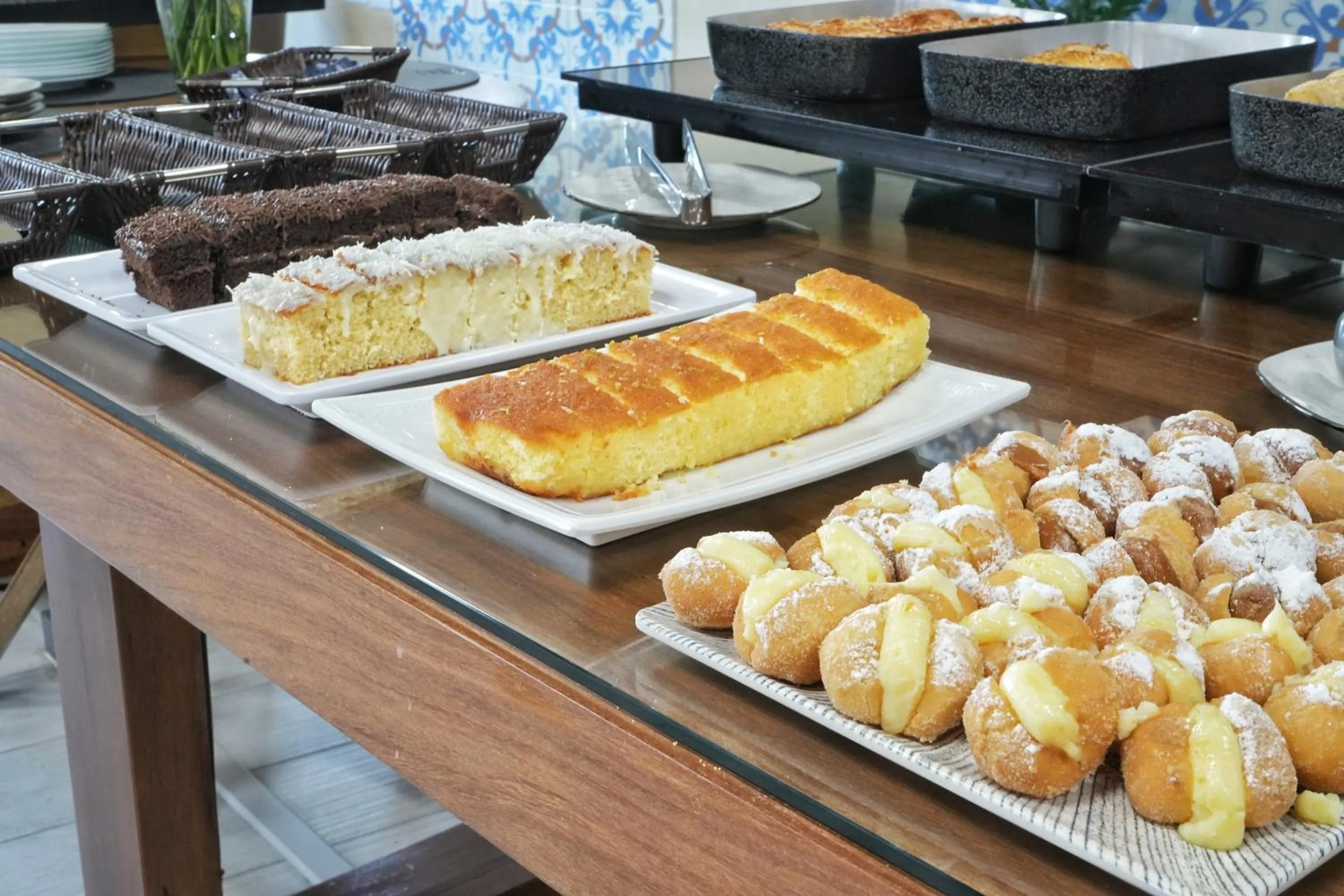 Buffet breakfast in Bristol Villaggio Rosa Aruja