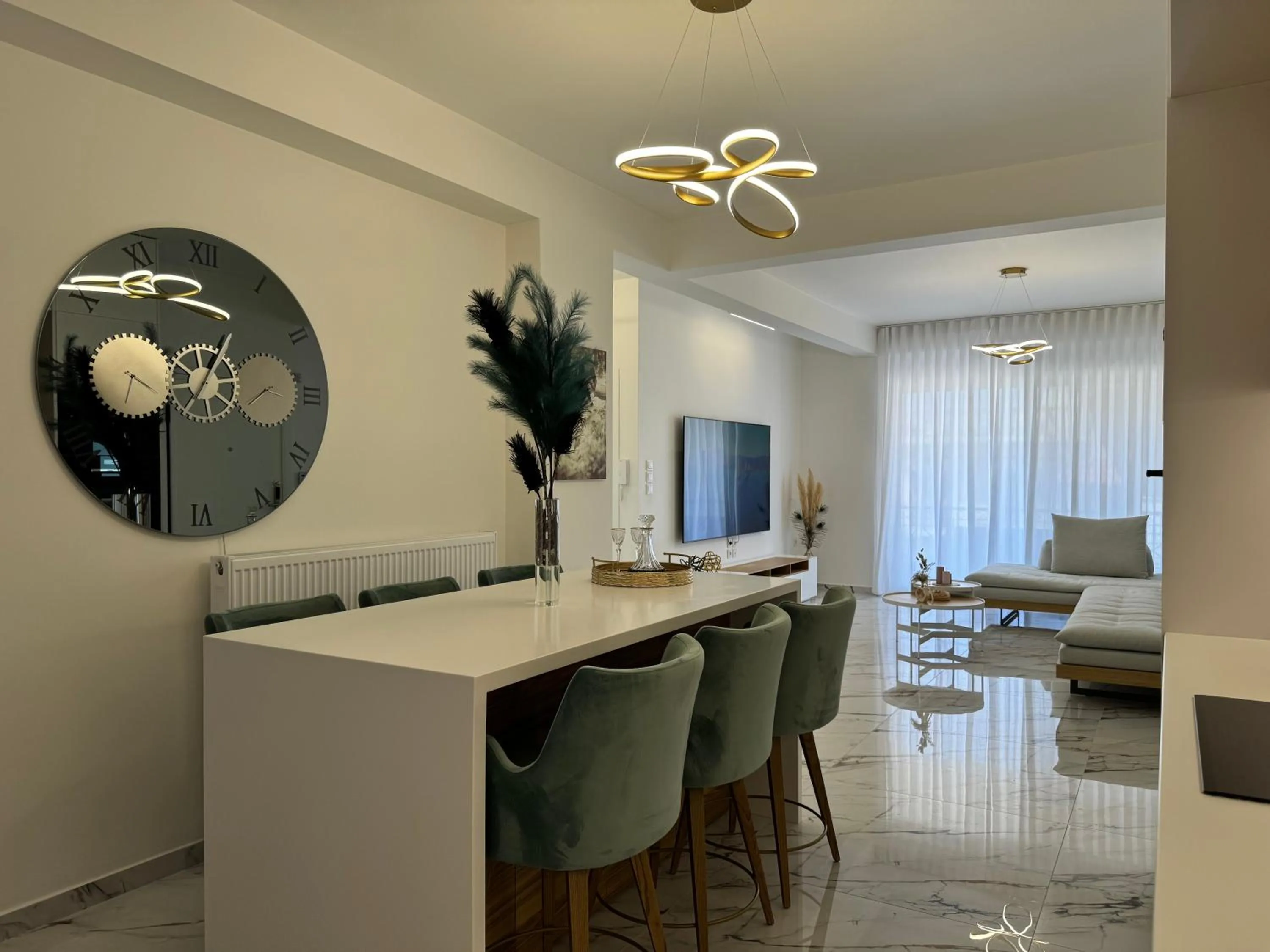 TV and multimedia in Madi Luxury Stay Patra