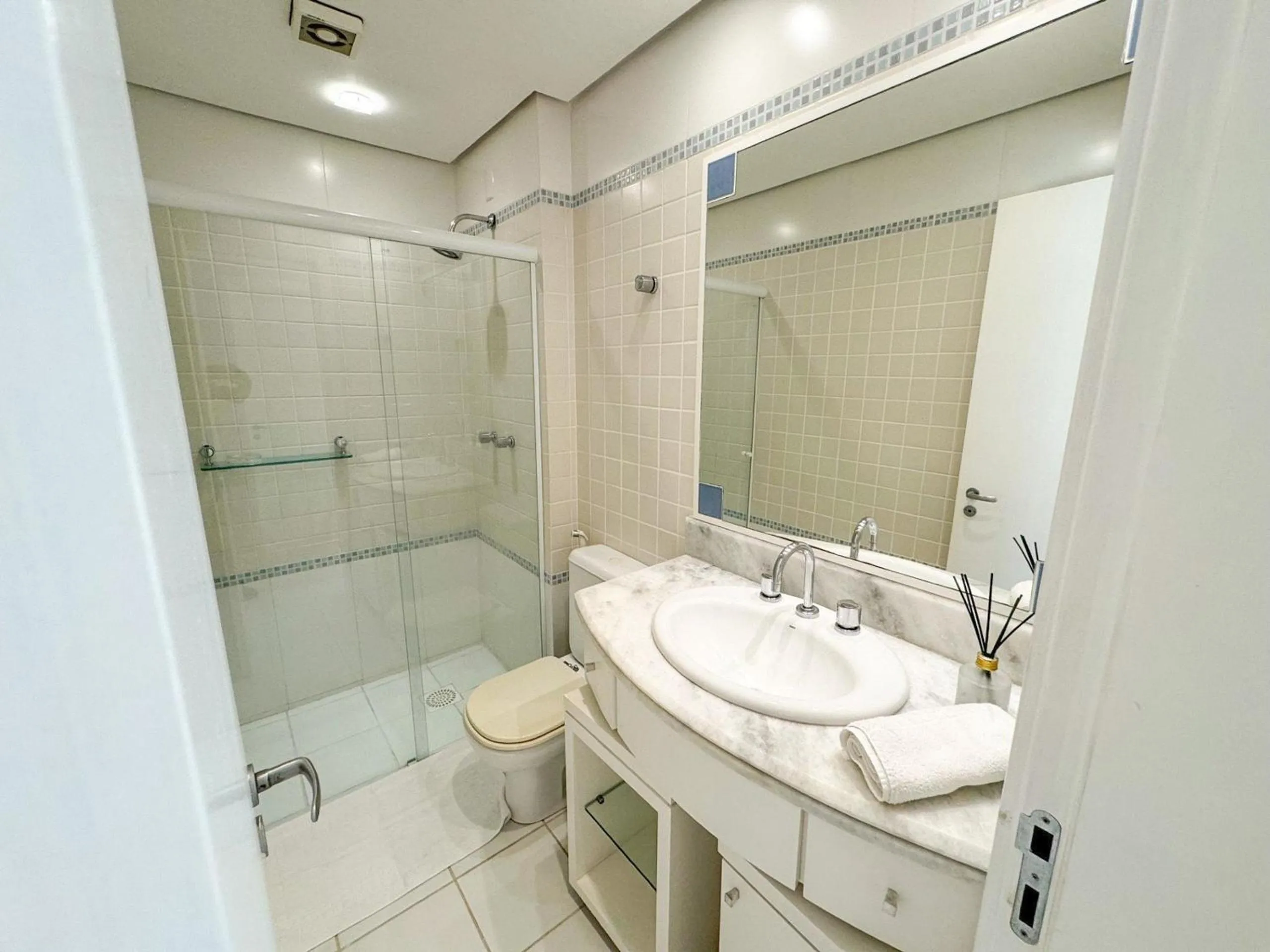 Shower in Charme Conforto Jurere Internacional Florianópolis