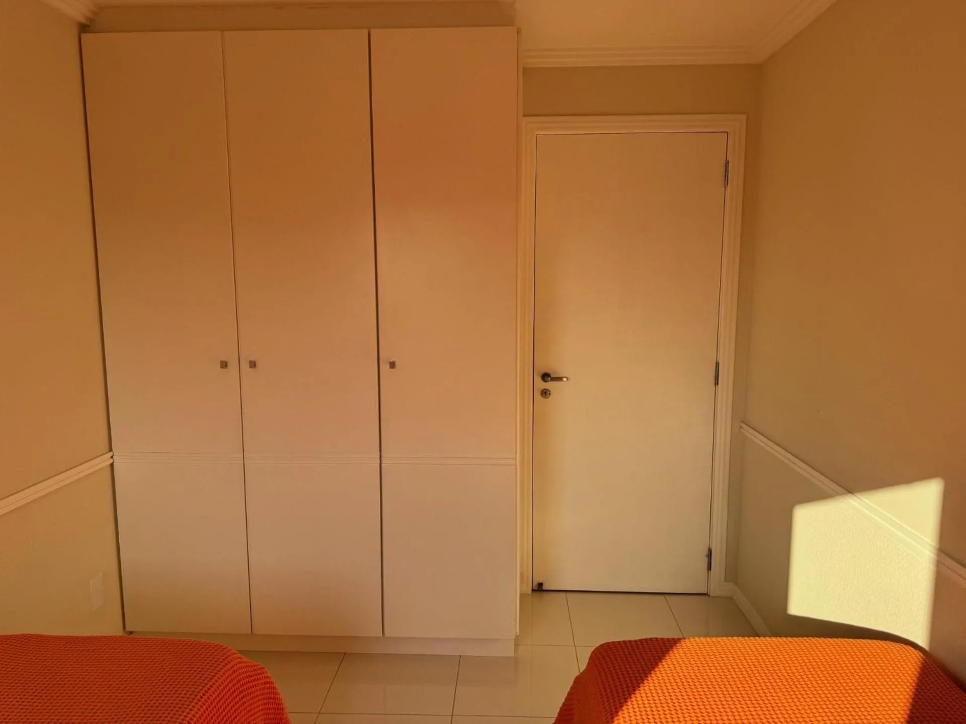 wardrobe in Charme Conforto Jurere Internacional Florianópolis