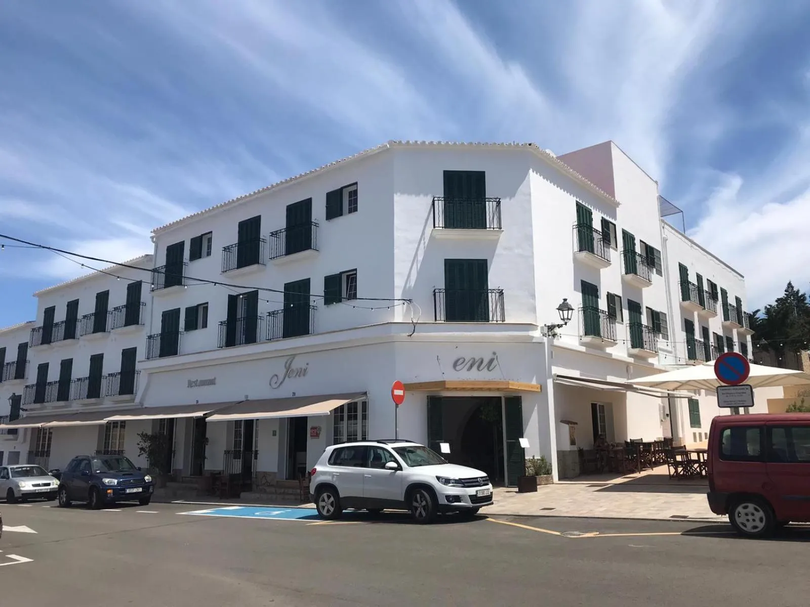 Property building in Hotel Jeni & Restaurant