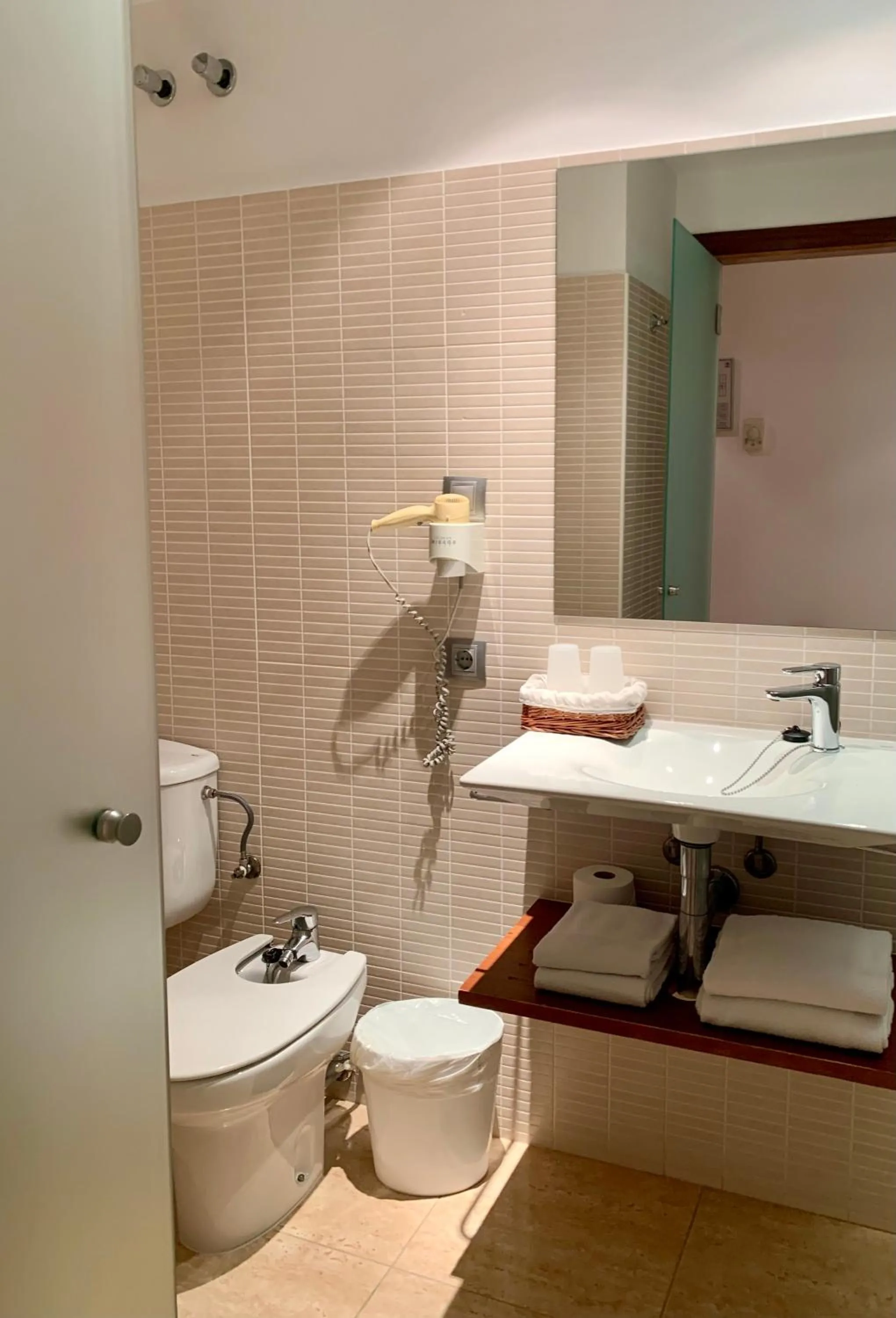 Bathroom in Hotel Jeni & Restaurant