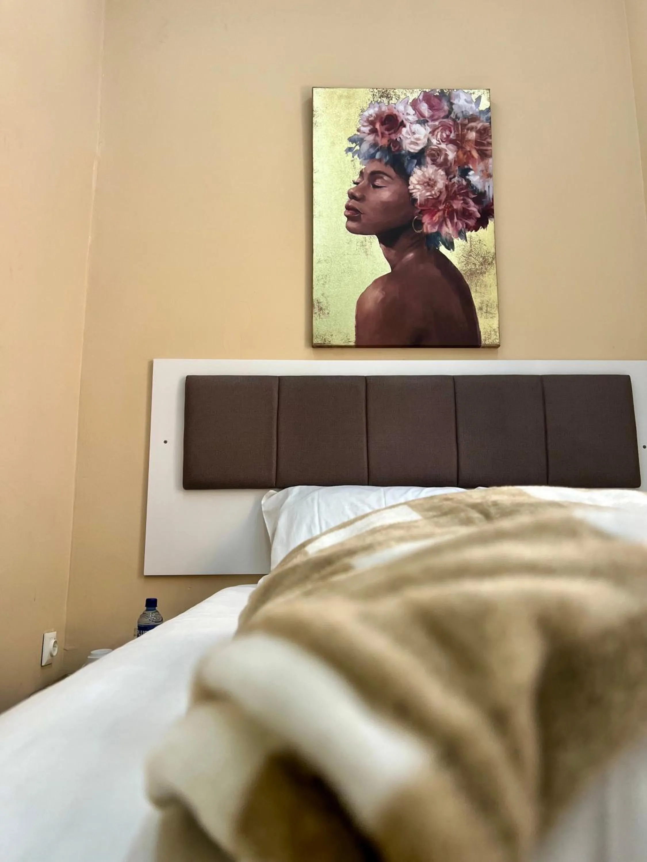 Bed in Sun City Accomodation