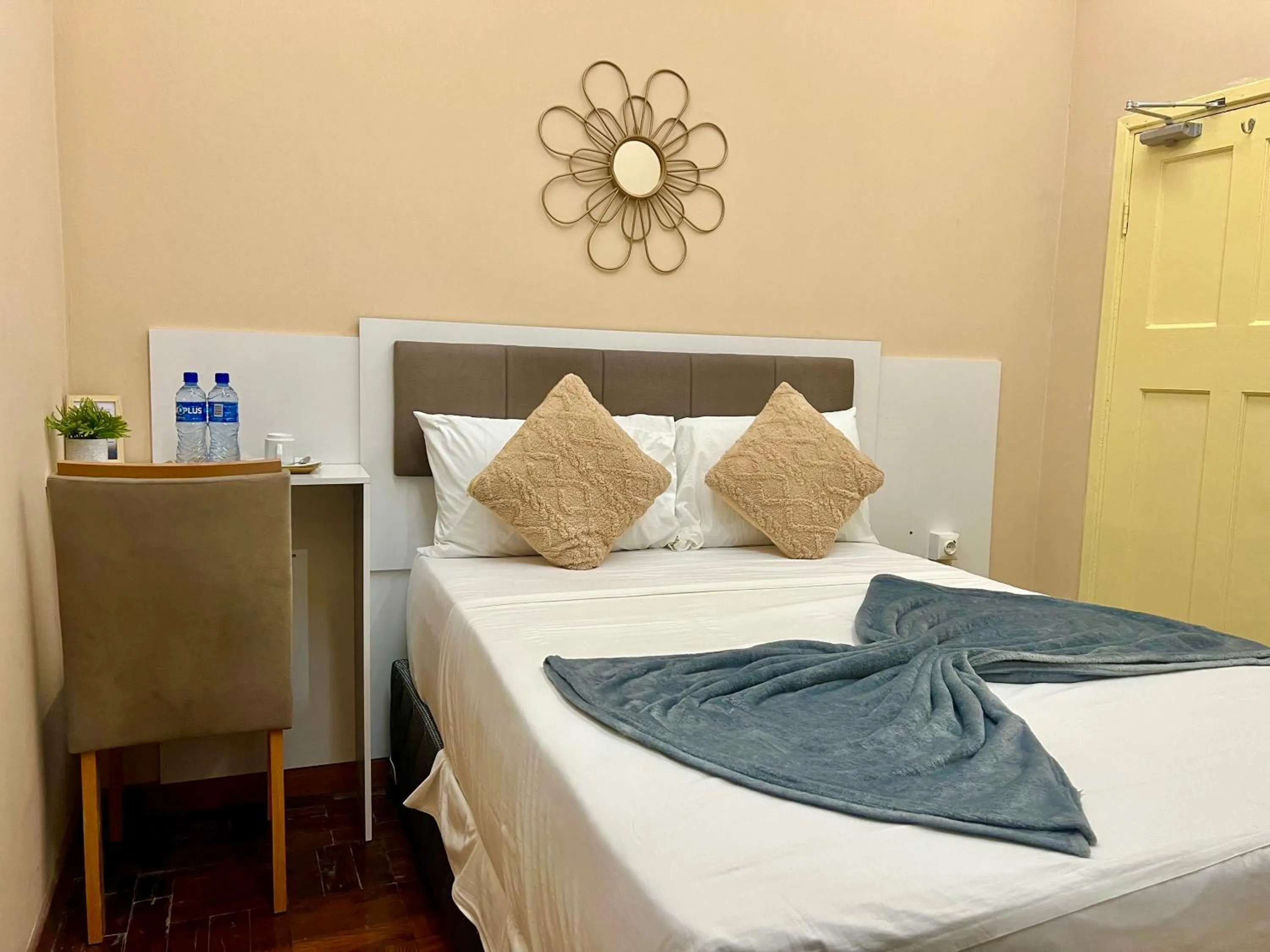 Bed in Sun City Accomodation