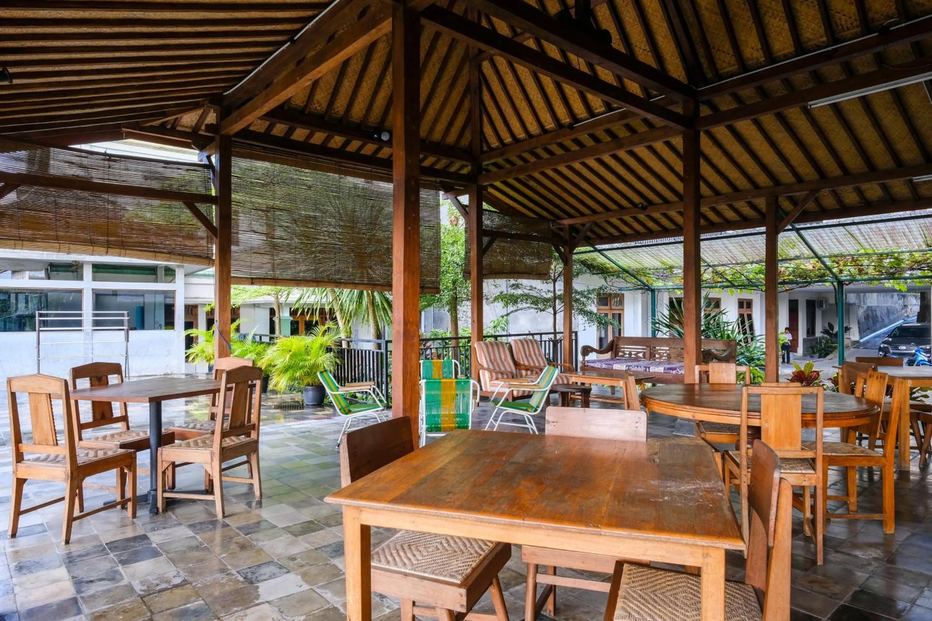 Restaurant/places to eat in Urbanview Code Riverstay Yogyakarta