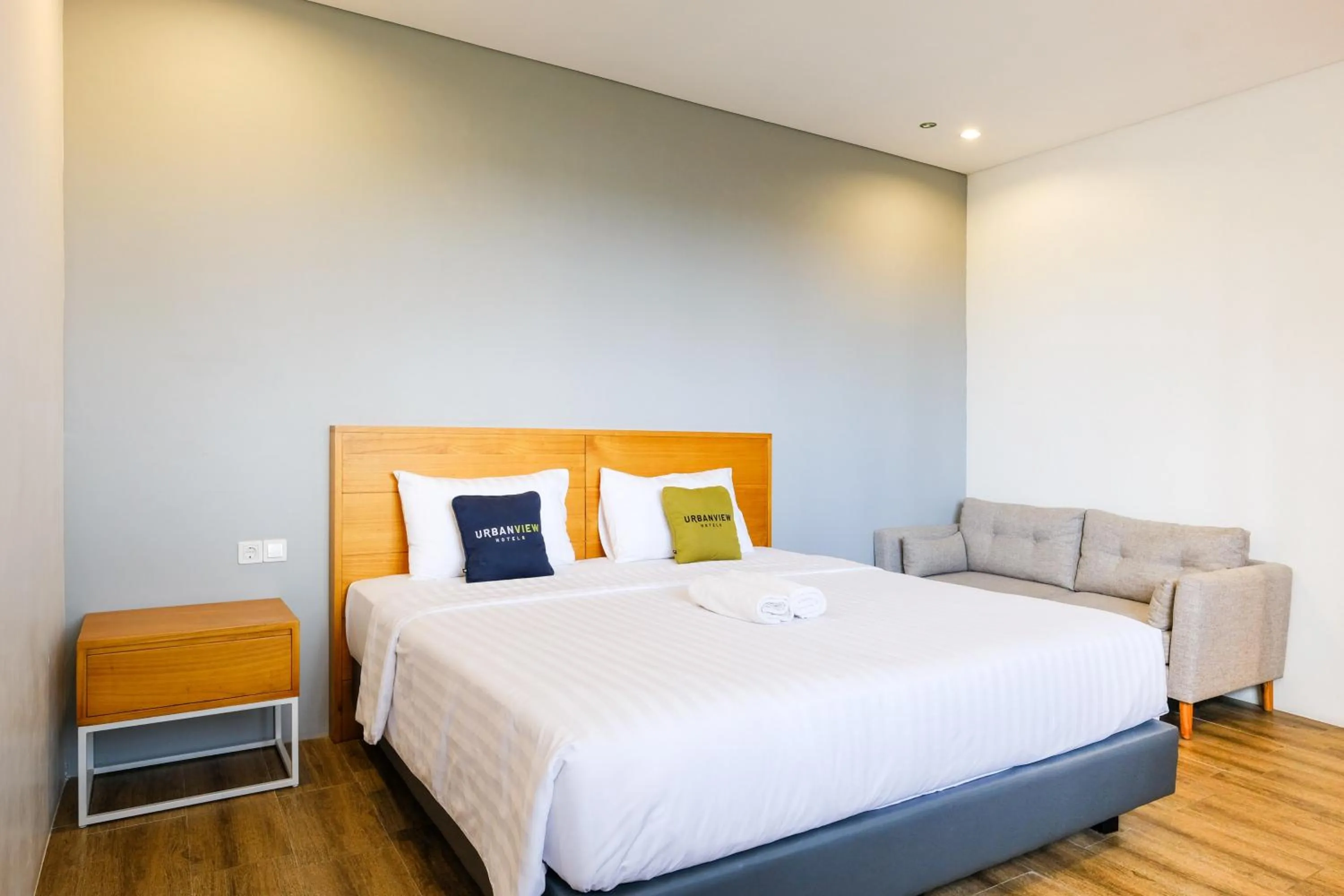 Bedroom, Bed in Urbanview Code Riverstay Yogyakarta