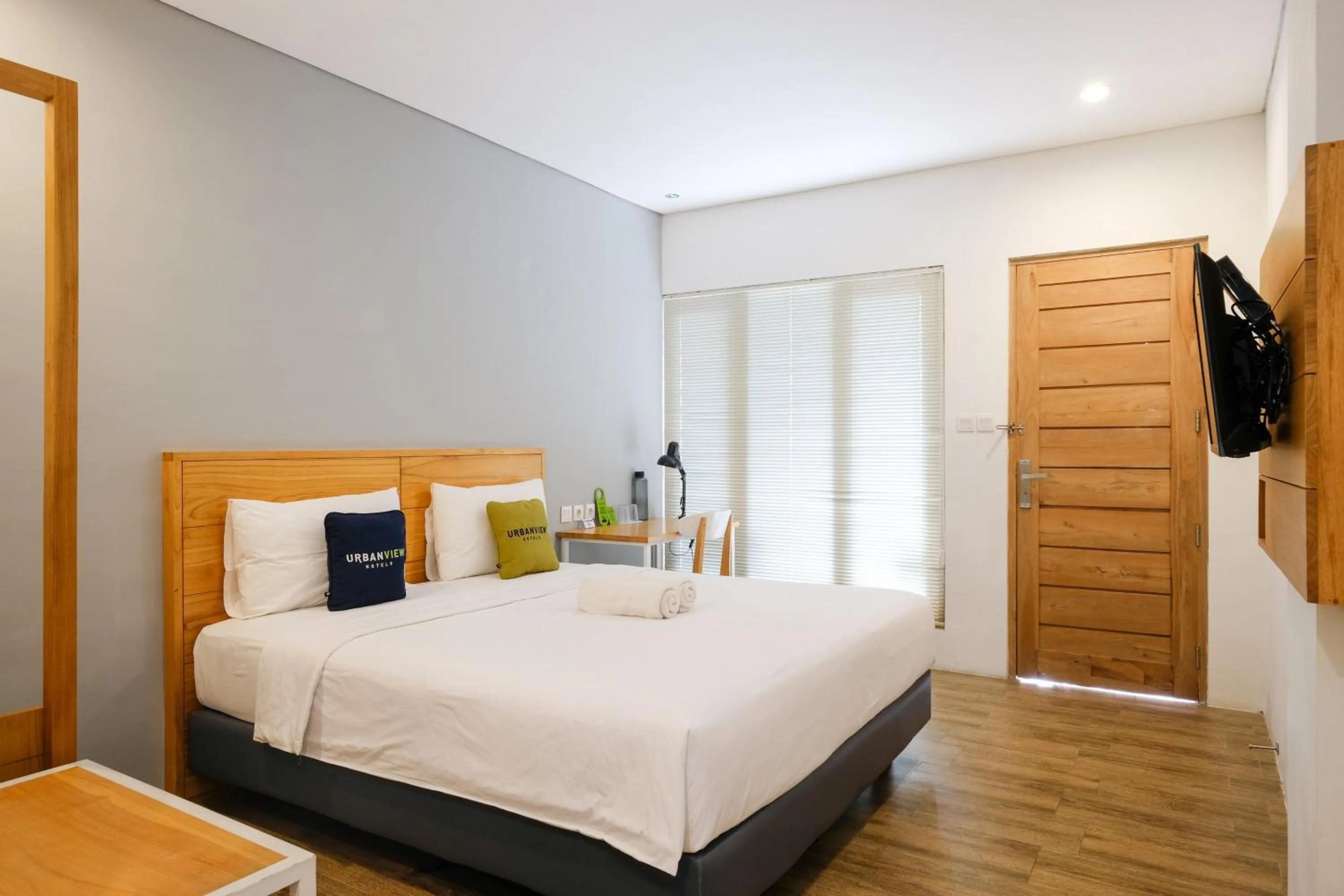 Bedroom, Bed in Urbanview Code Riverstay Yogyakarta