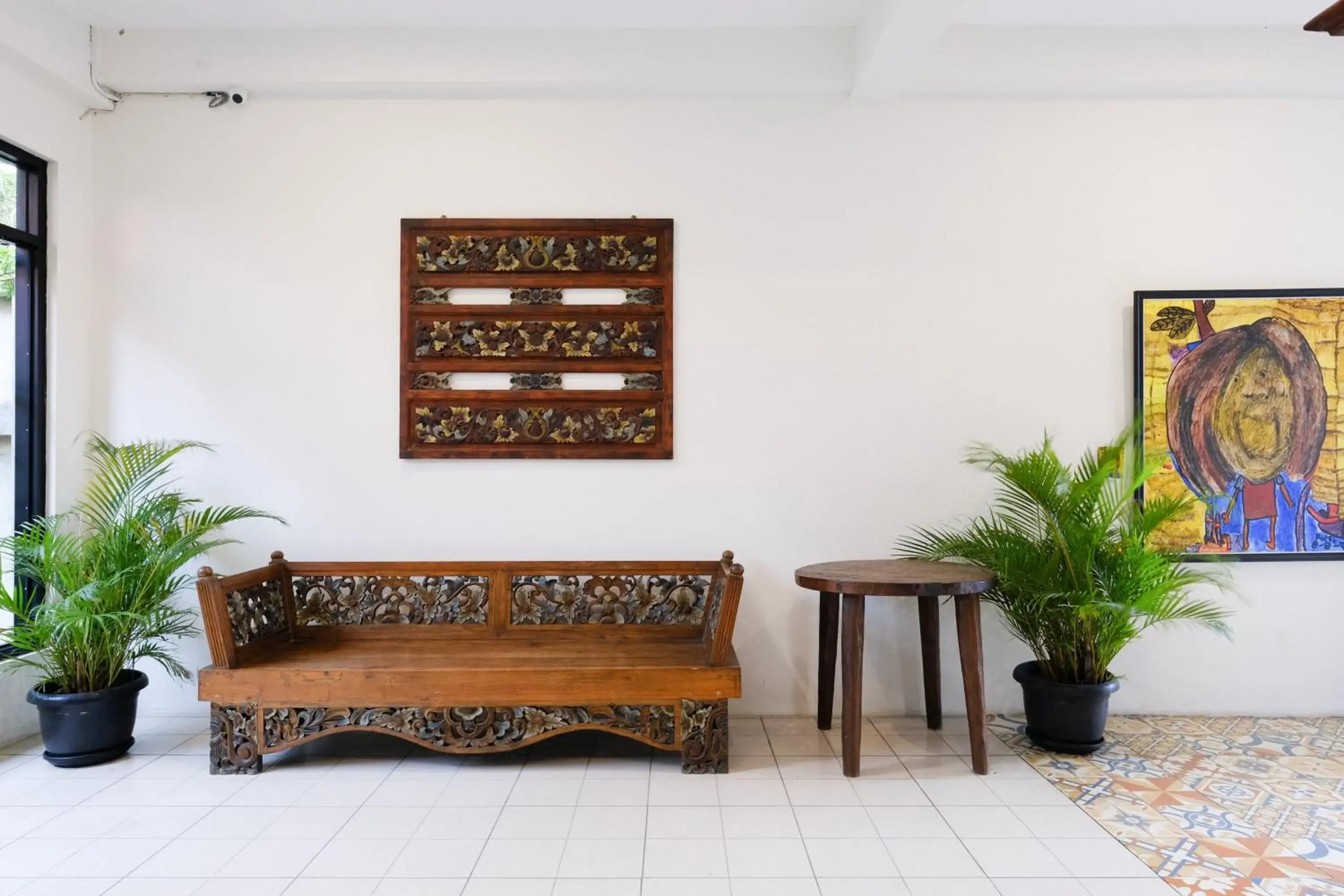 Seating area in Urbanview Code Riverstay Yogyakarta Seating area in Urbanview Code Riverstay Yogyakarta