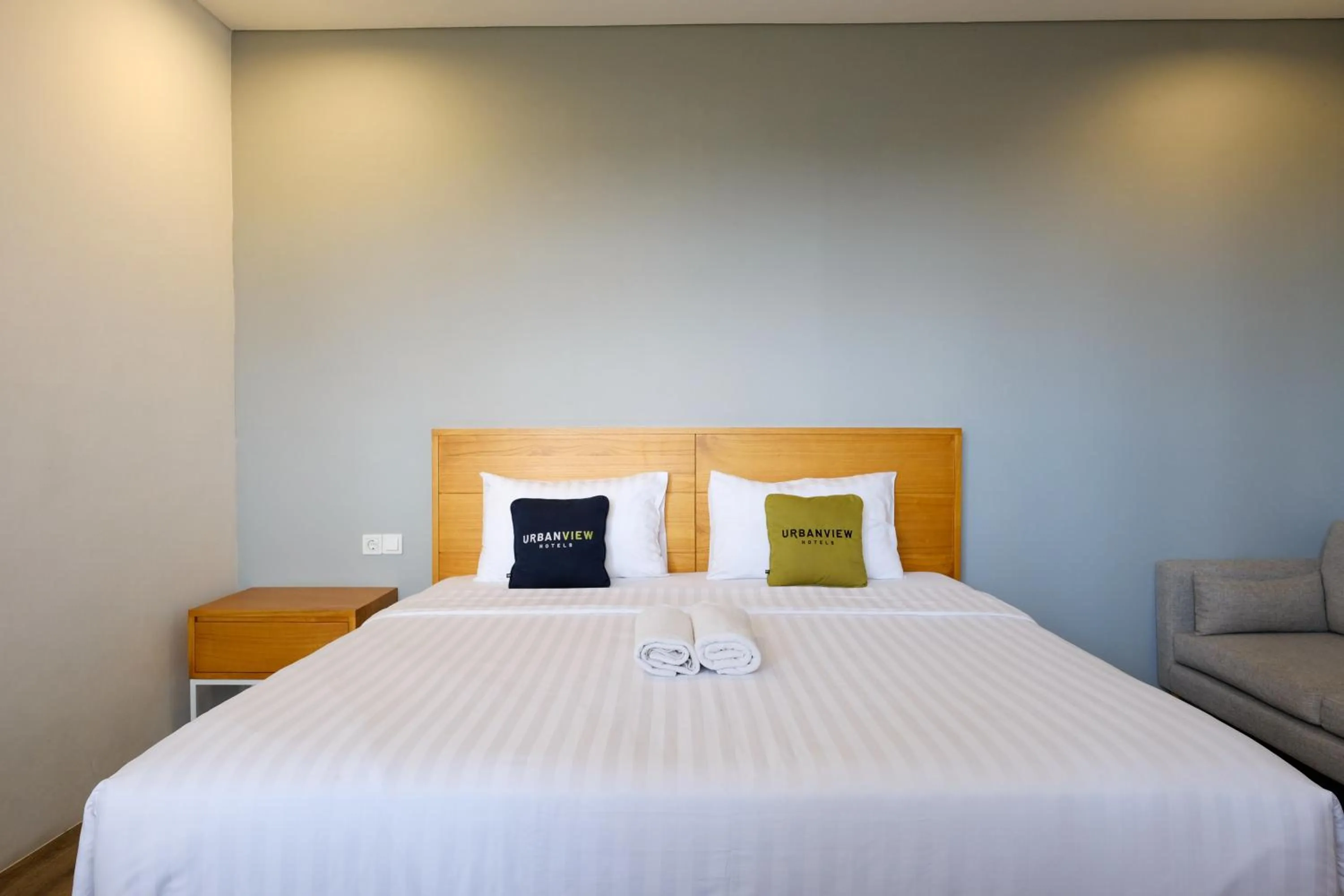 Bedroom, Bed in Urbanview Code Riverstay Yogyakarta