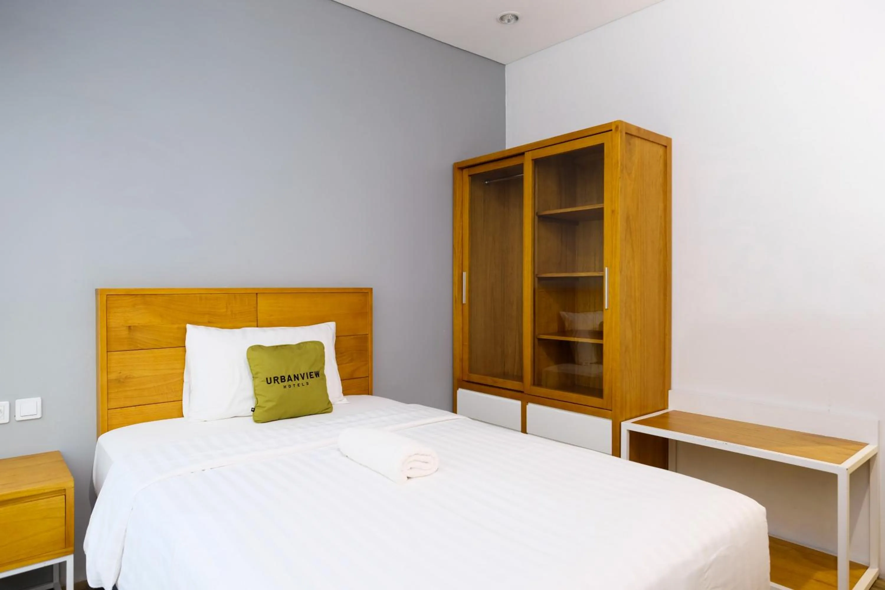 Bedroom, Bed in Urbanview Code Riverstay Yogyakarta