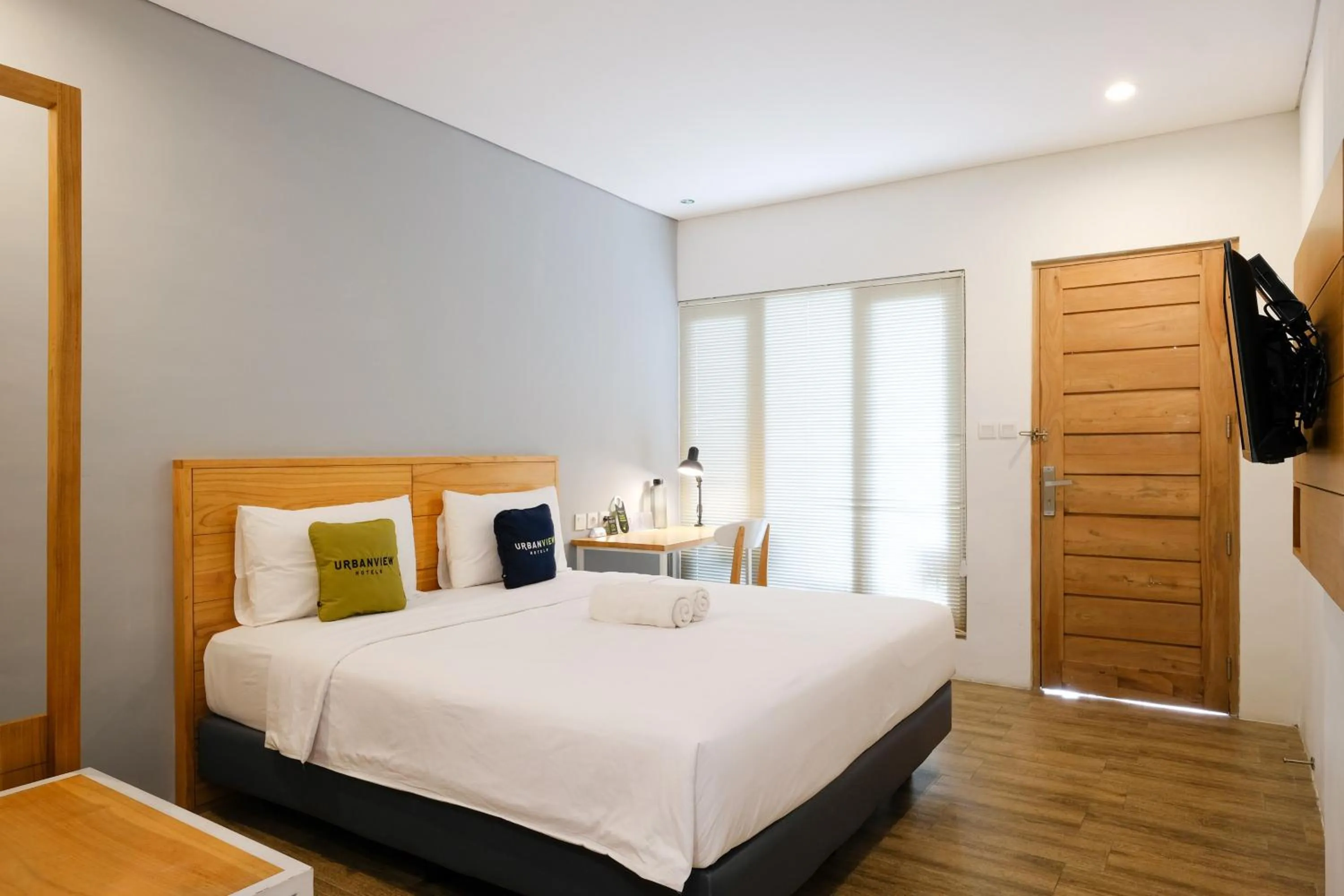 Bedroom, Bed in Urbanview Code Riverstay Yogyakarta