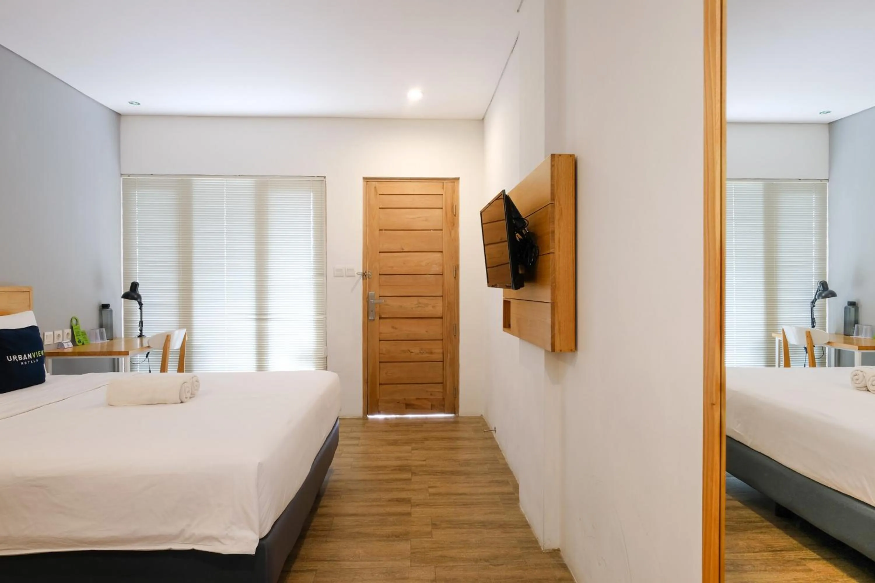 Bedroom, Bed in Urbanview Code Riverstay Yogyakarta