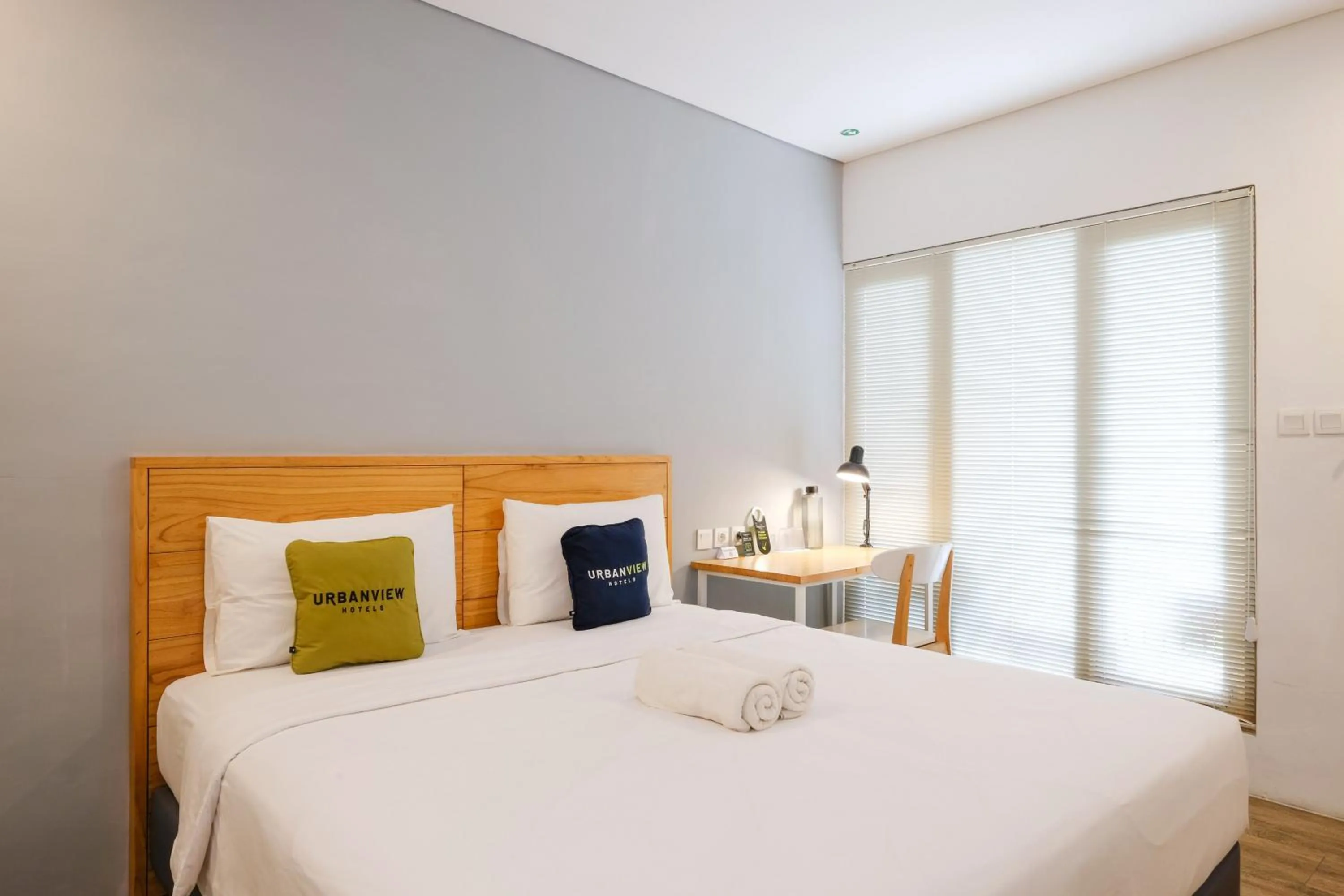 Bedroom, Bed in Urbanview Code Riverstay Yogyakarta