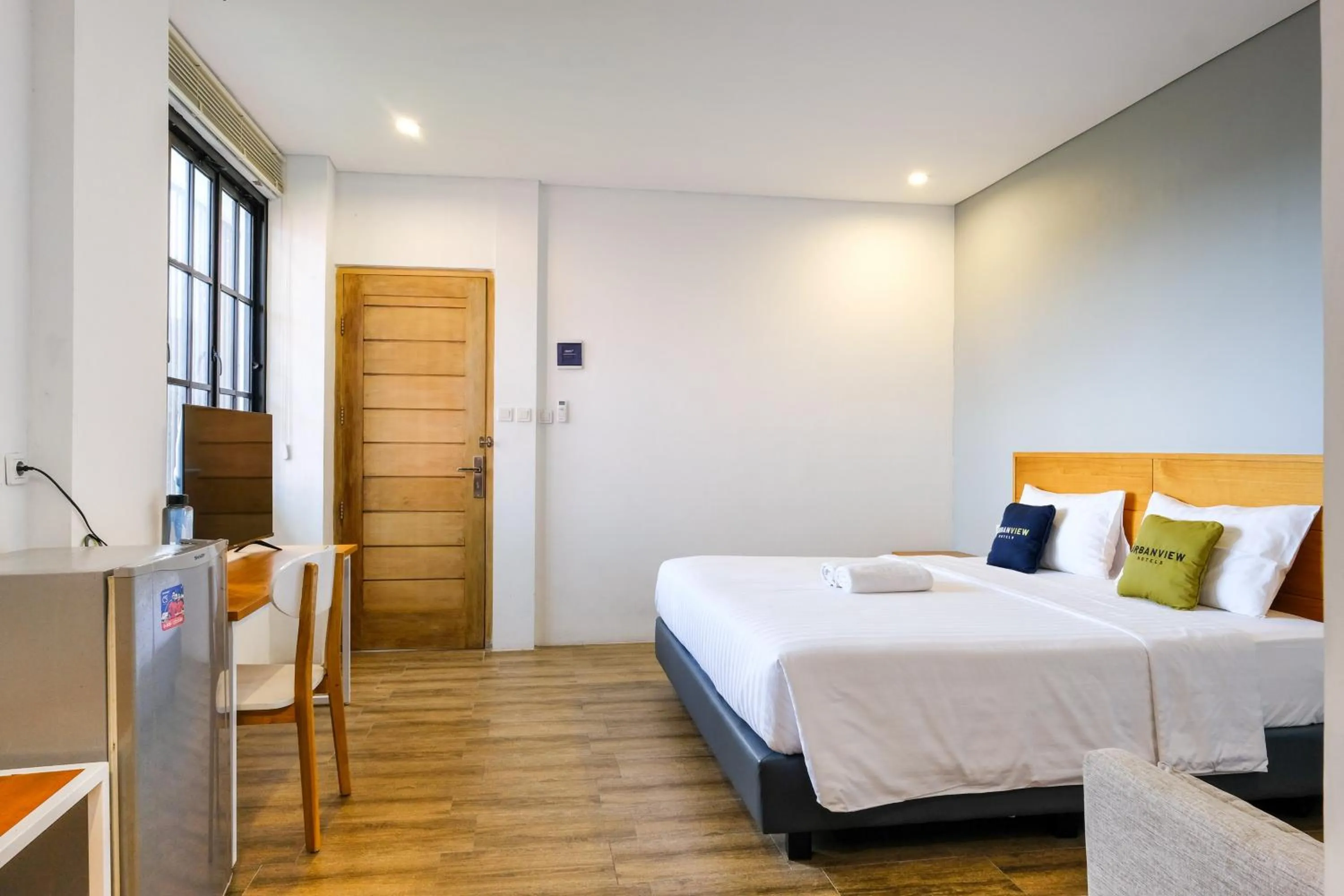 Bedroom, Bed in Urbanview Code Riverstay Yogyakarta