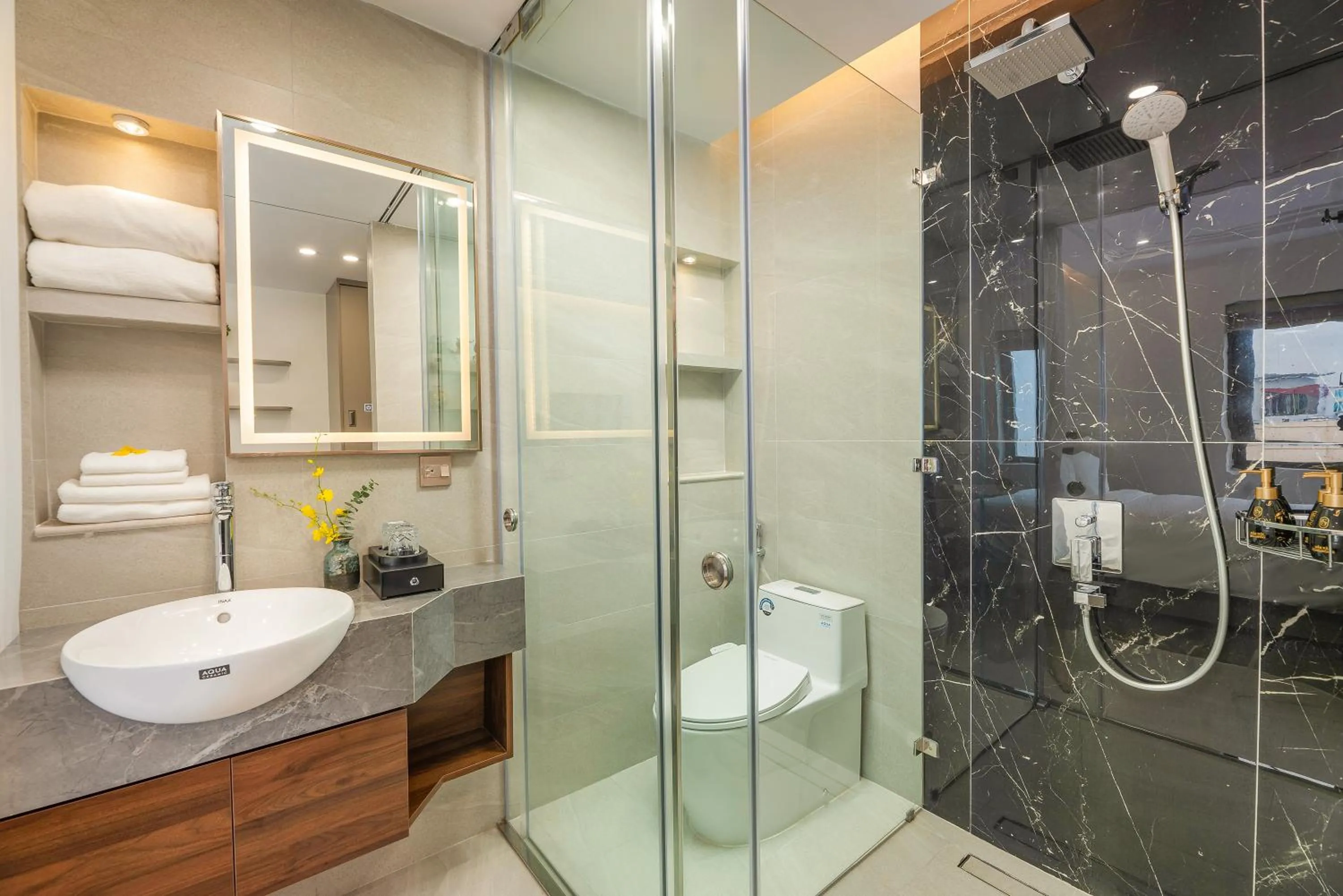 Shower in Gilson Hanoi Hotel