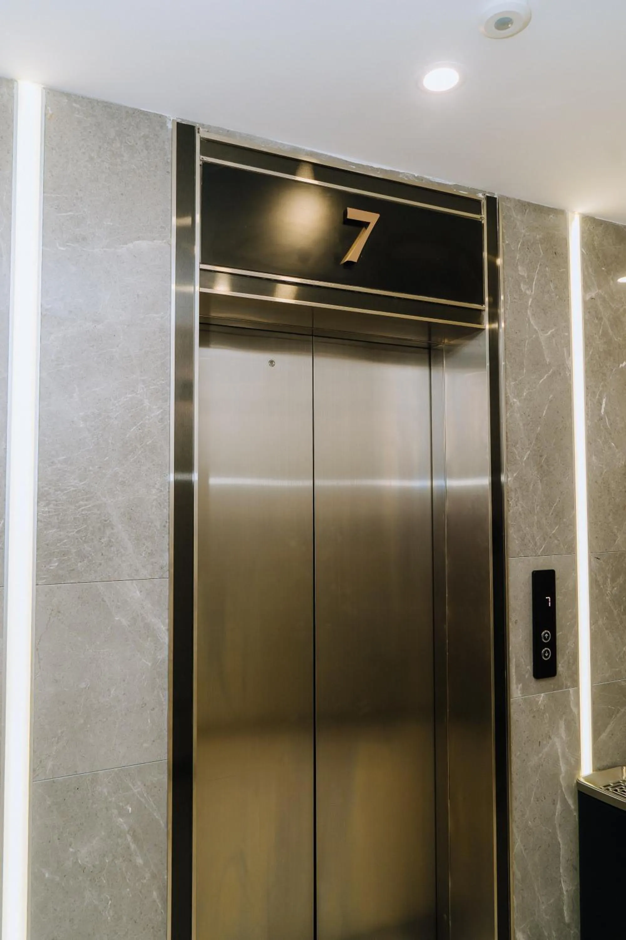 elevator in Gilson Hanoi Hotel