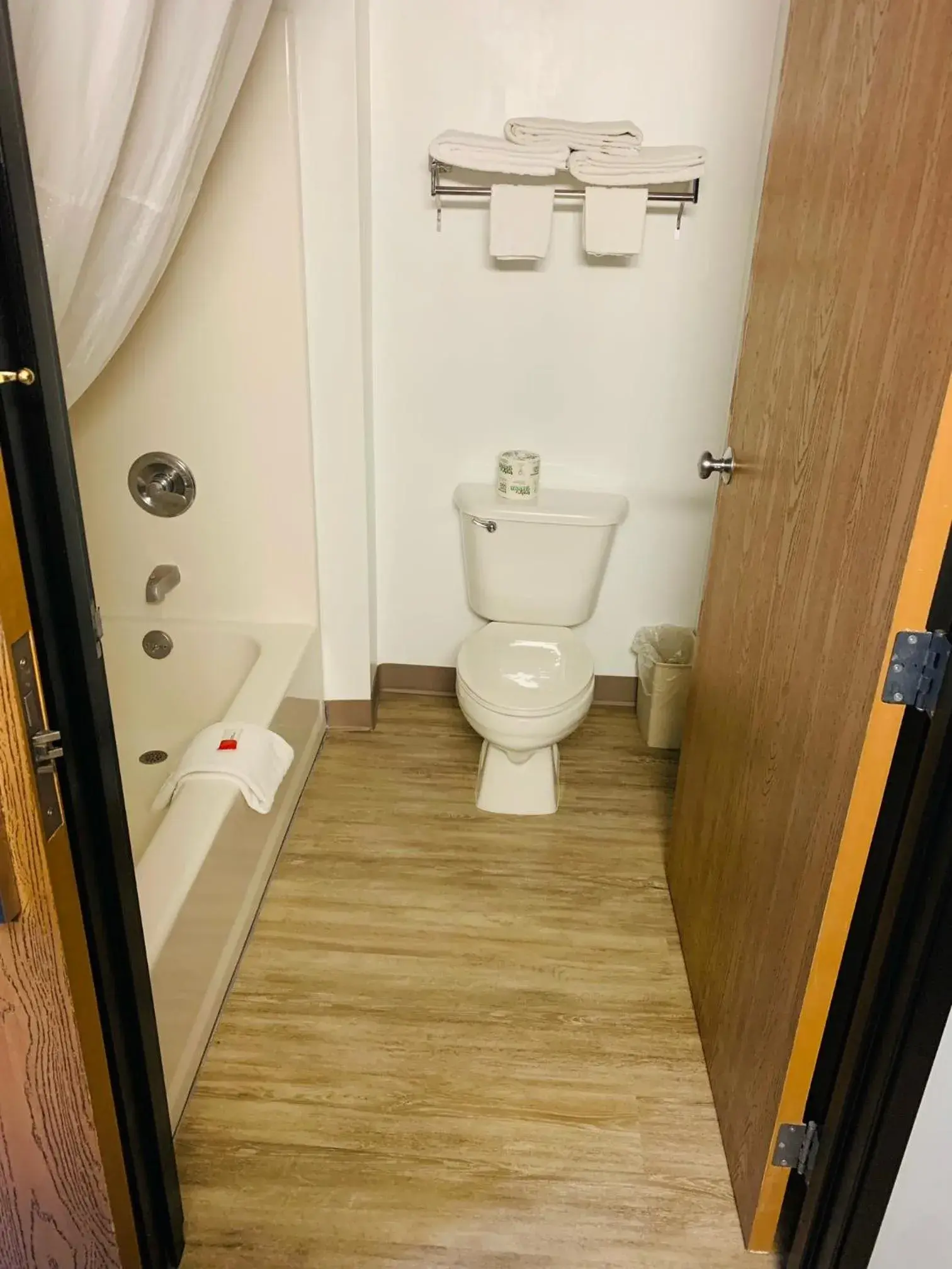 Double Room with Private Bathroom in Super Star Inn & Suite Lincoln Crete Double Room with Private Bathroom in Super Star Inn & Suite Lincoln Crete