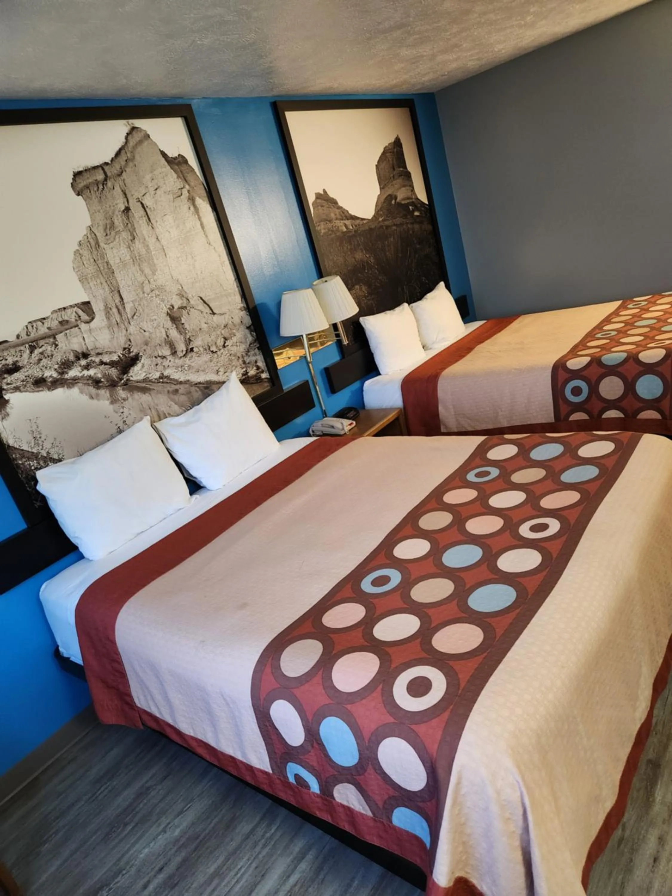 Bed in Super Star Inn & Suite Lincoln Crete