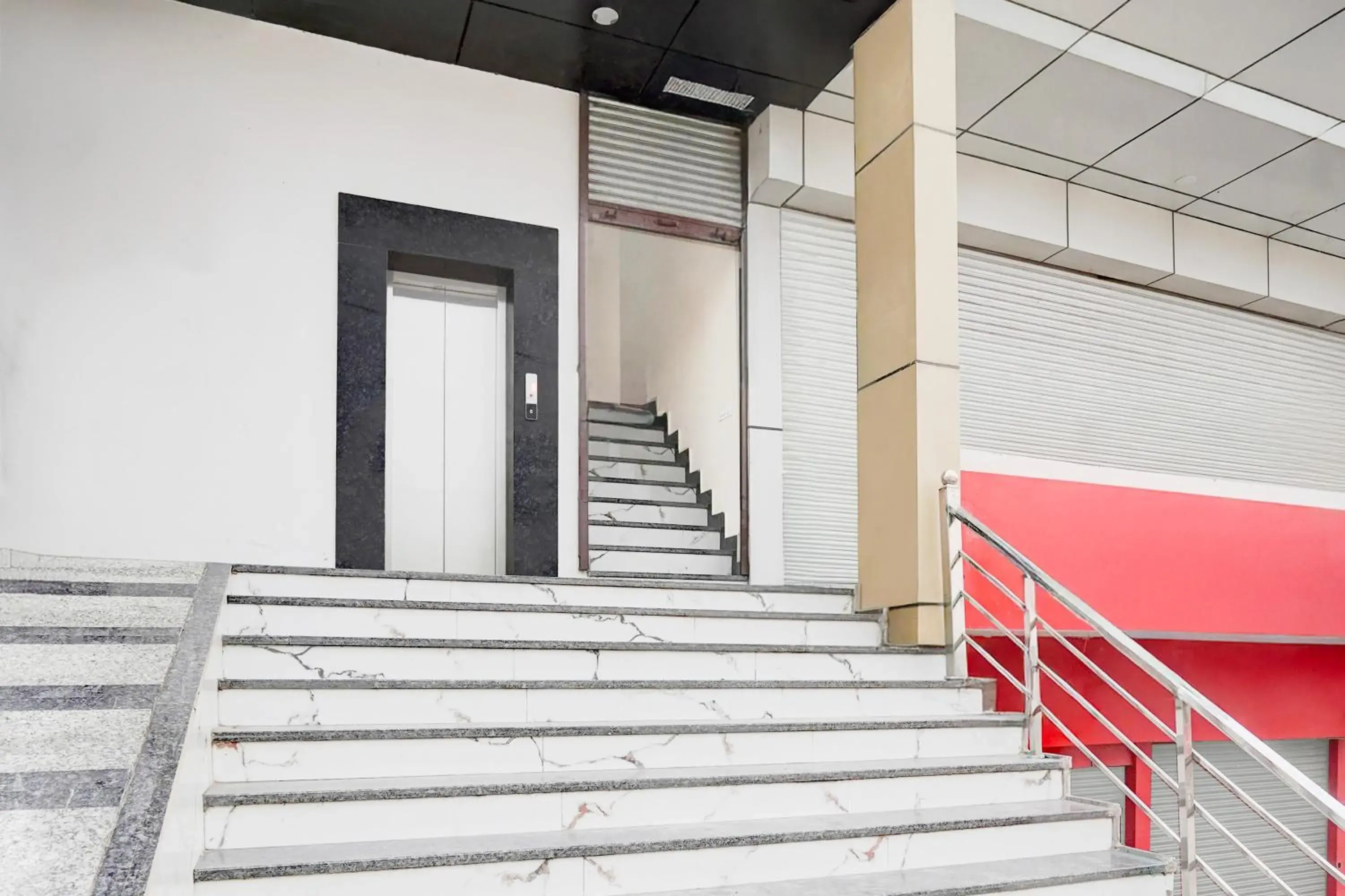 Facade/entrance in Super Townhouse Narholi Bridge Mathura Facade/entrance in Super Townhouse Narholi Bridge Mathura