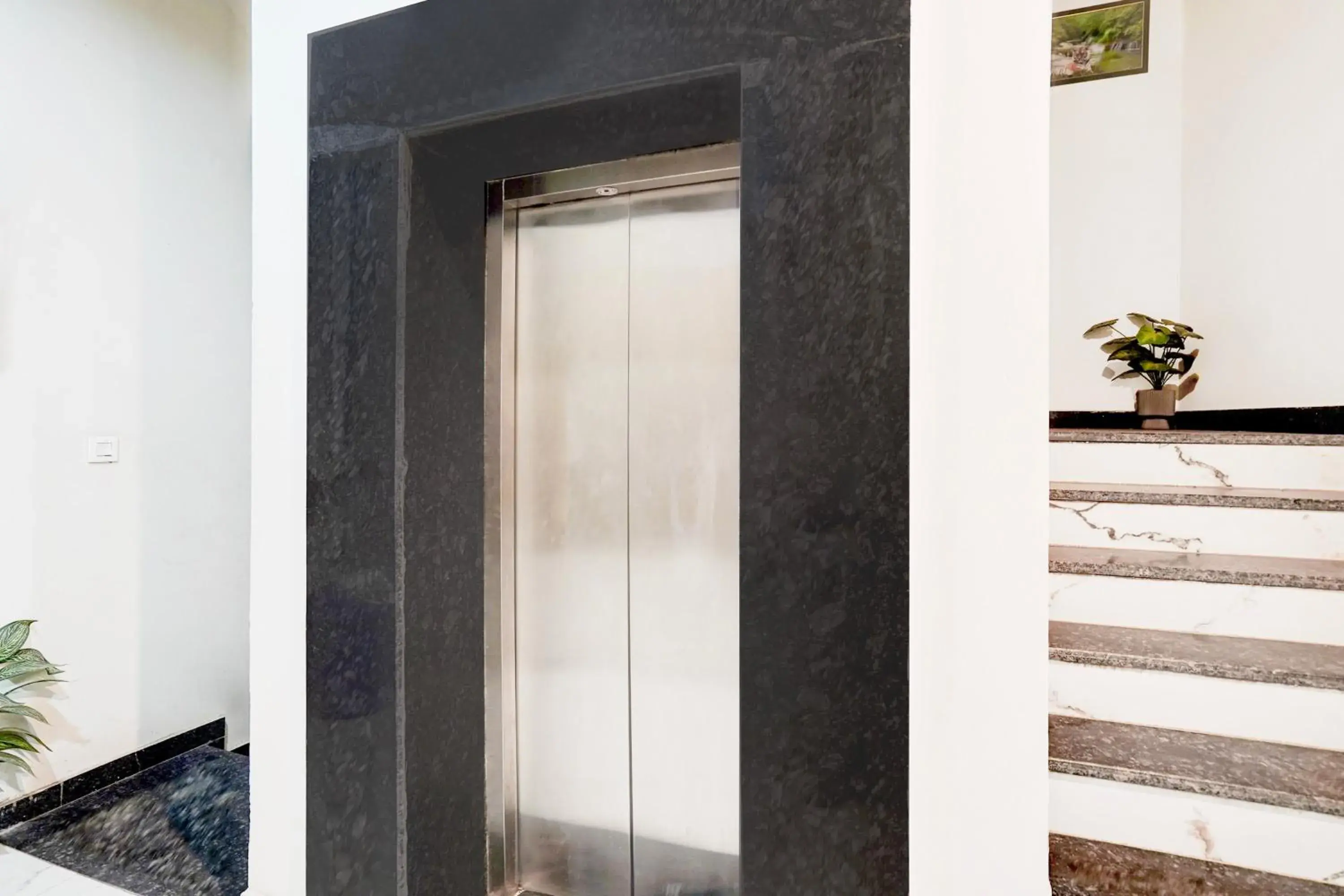 Lobby or reception in Super Townhouse Narholi Bridge Mathura Lobby or reception in Super Townhouse Narholi Bridge Mathura