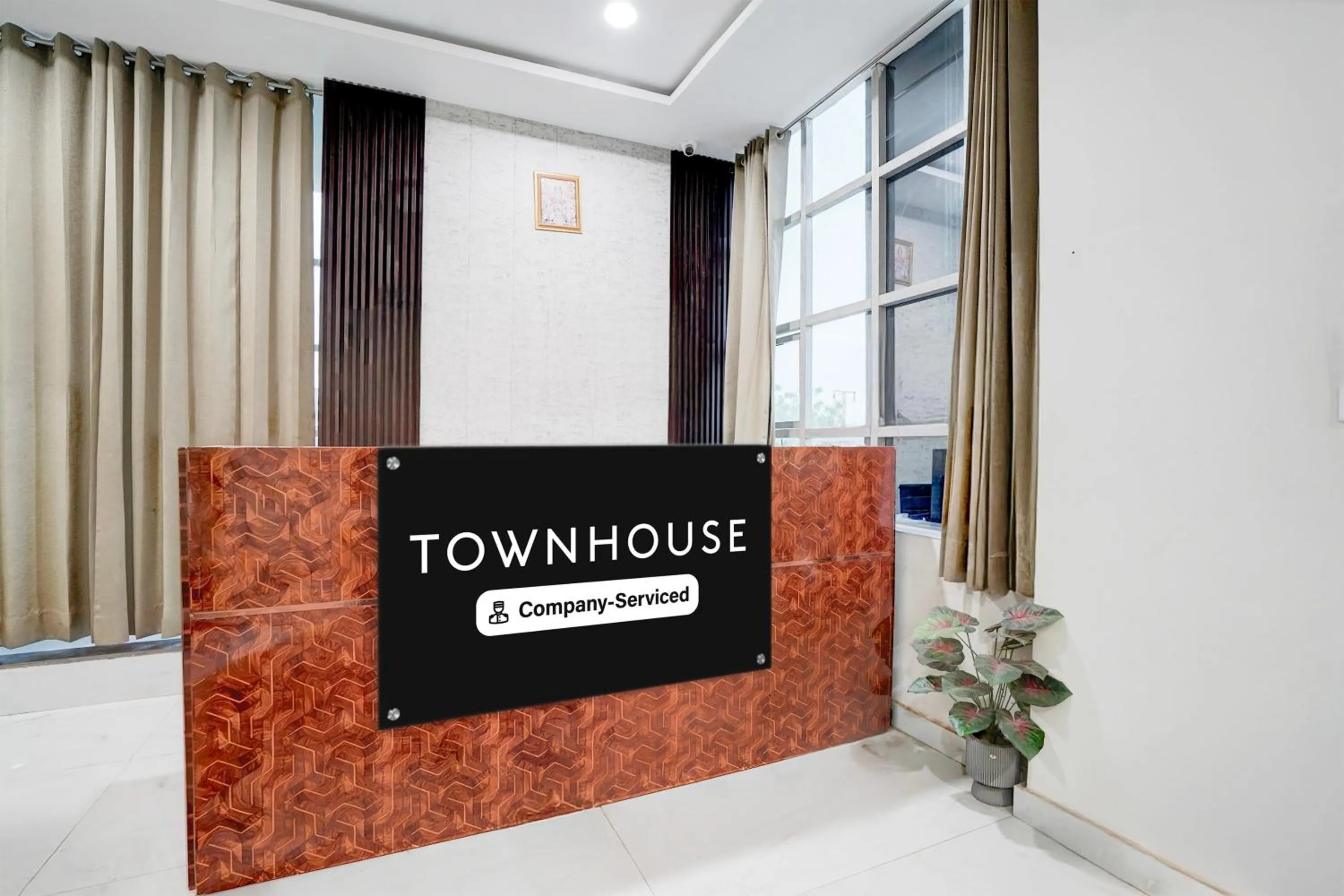 Lobby or reception in Super Townhouse Narholi Bridge Mathura