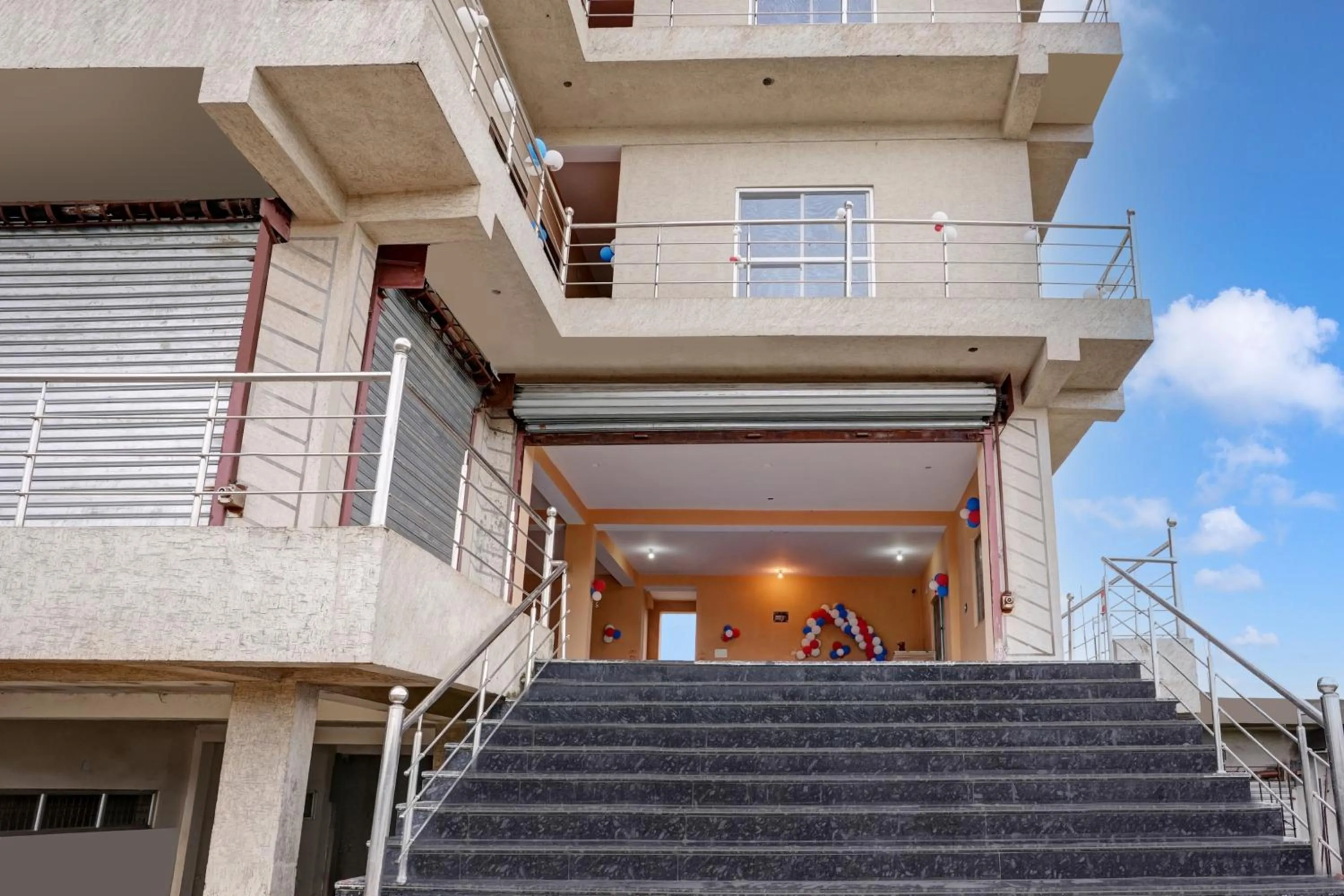 Facade/entrance in Hotel O Mayur Residency