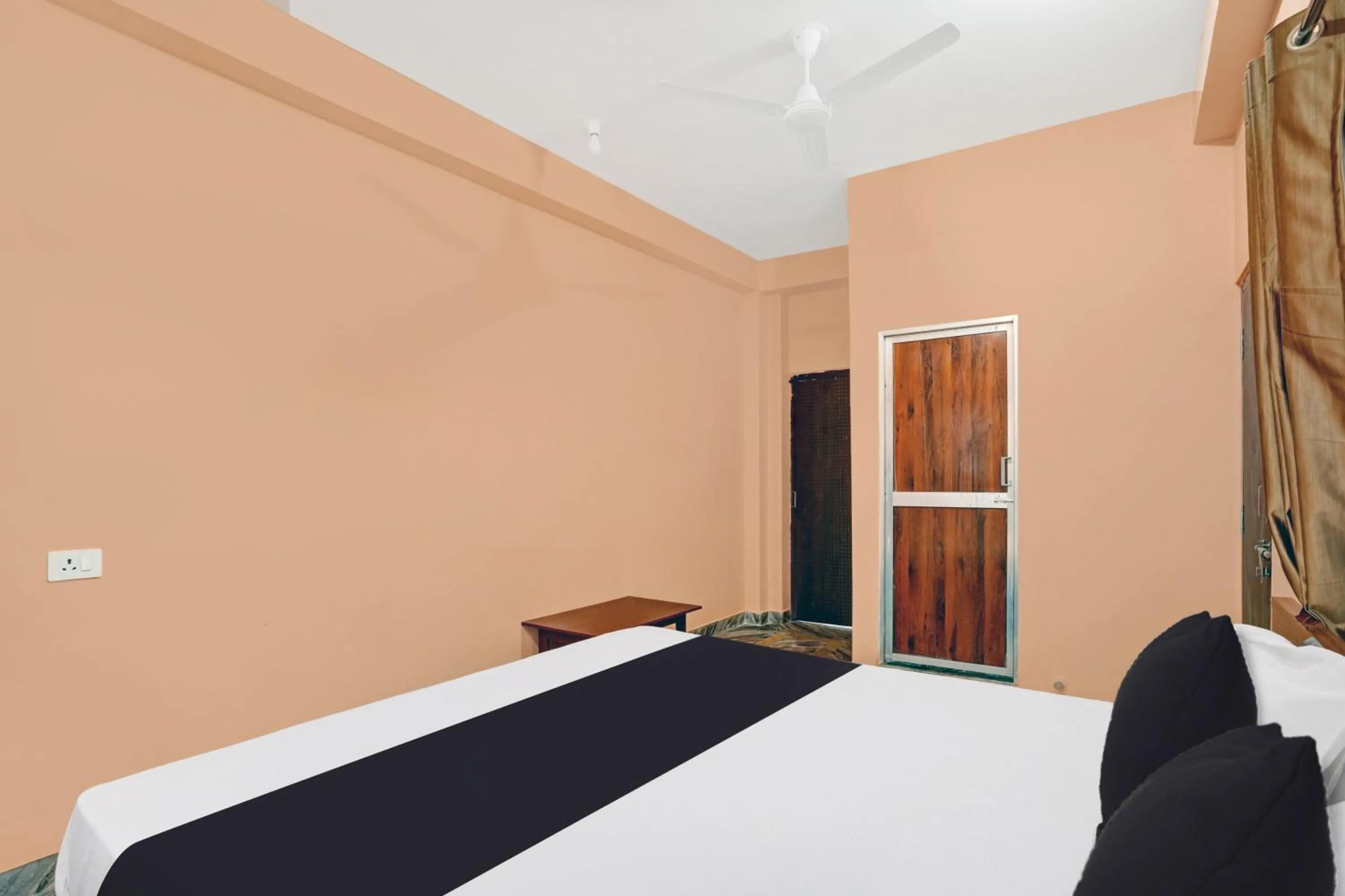 Bedroom in Hotel O Mayur Residency