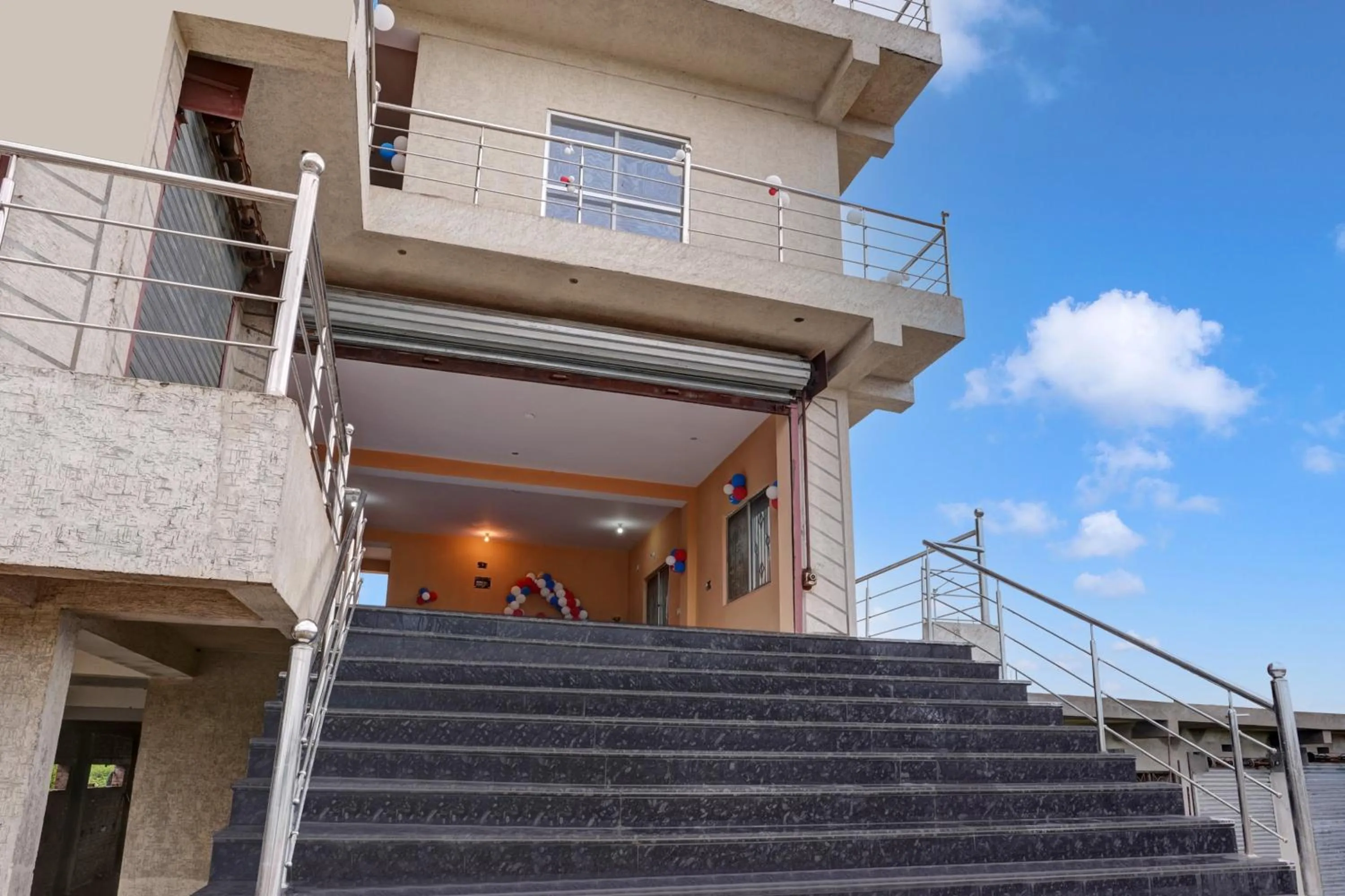 Facade/entrance in Hotel O Mayur Residency