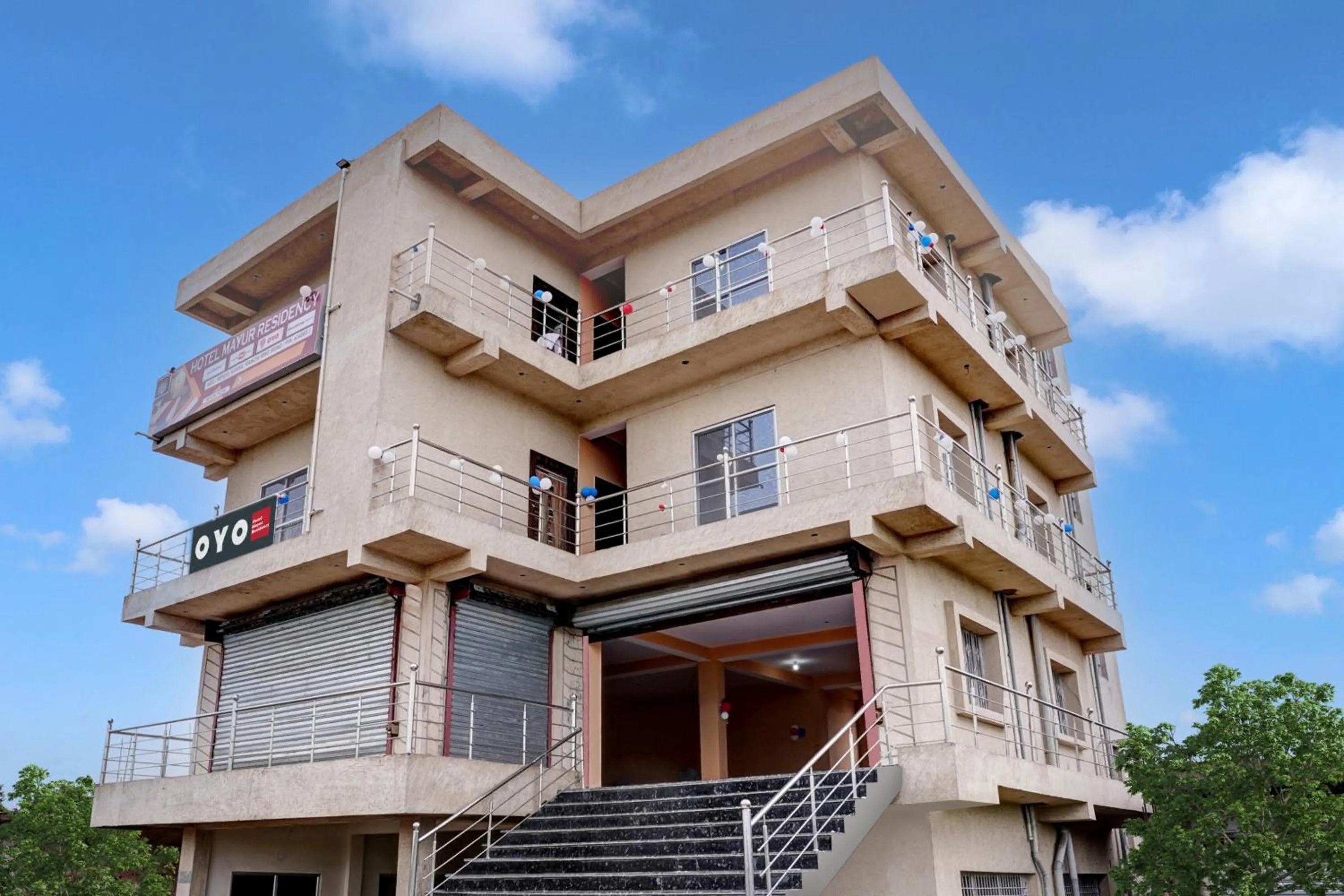 Facade/entrance in Hotel O Mayur Residency