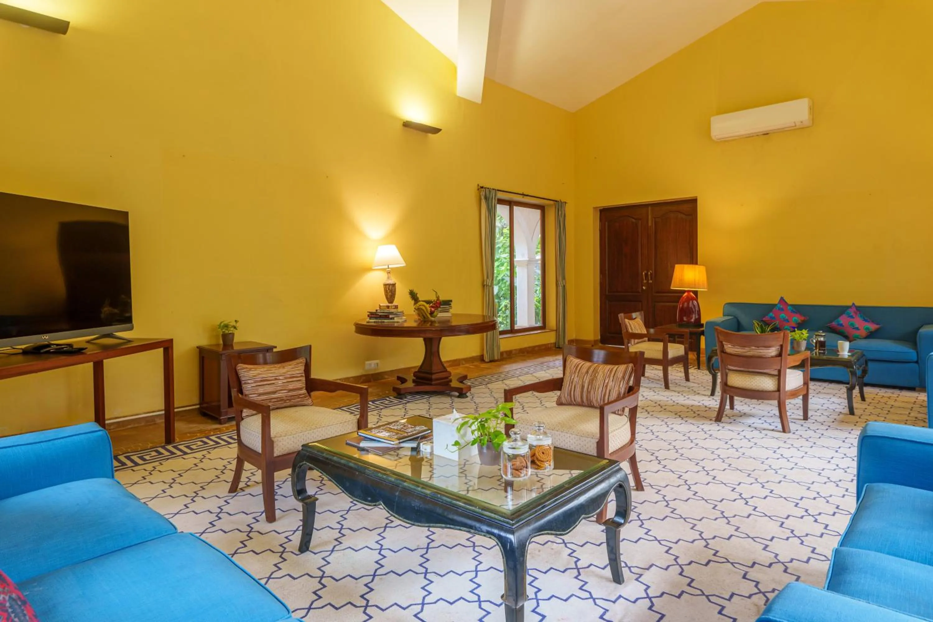 Living room in amã Stays & Trails Kihim Courtyard, Alibag
