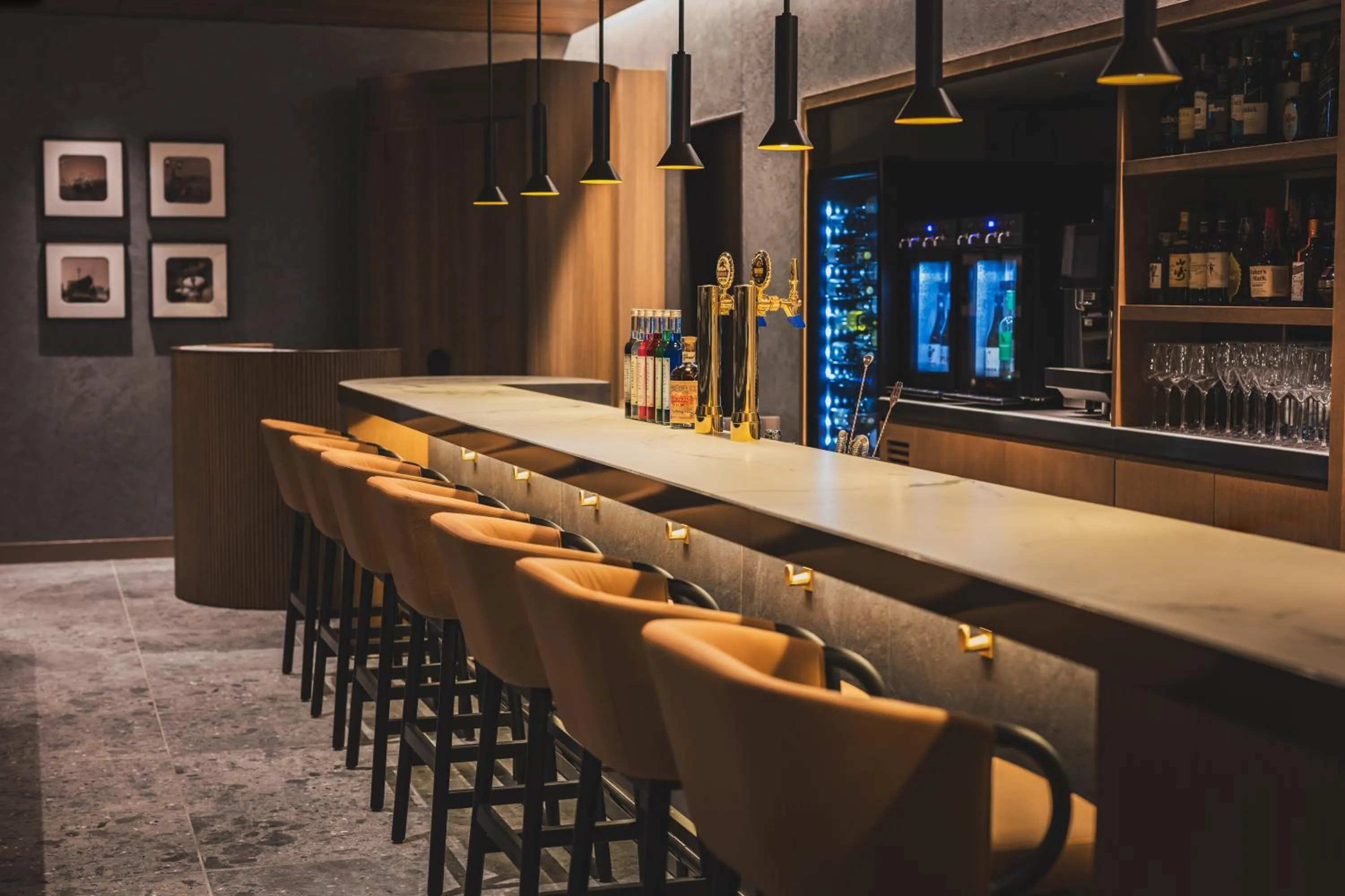 Lounge or bar in The Gate Hotel Yokohama by Hulic