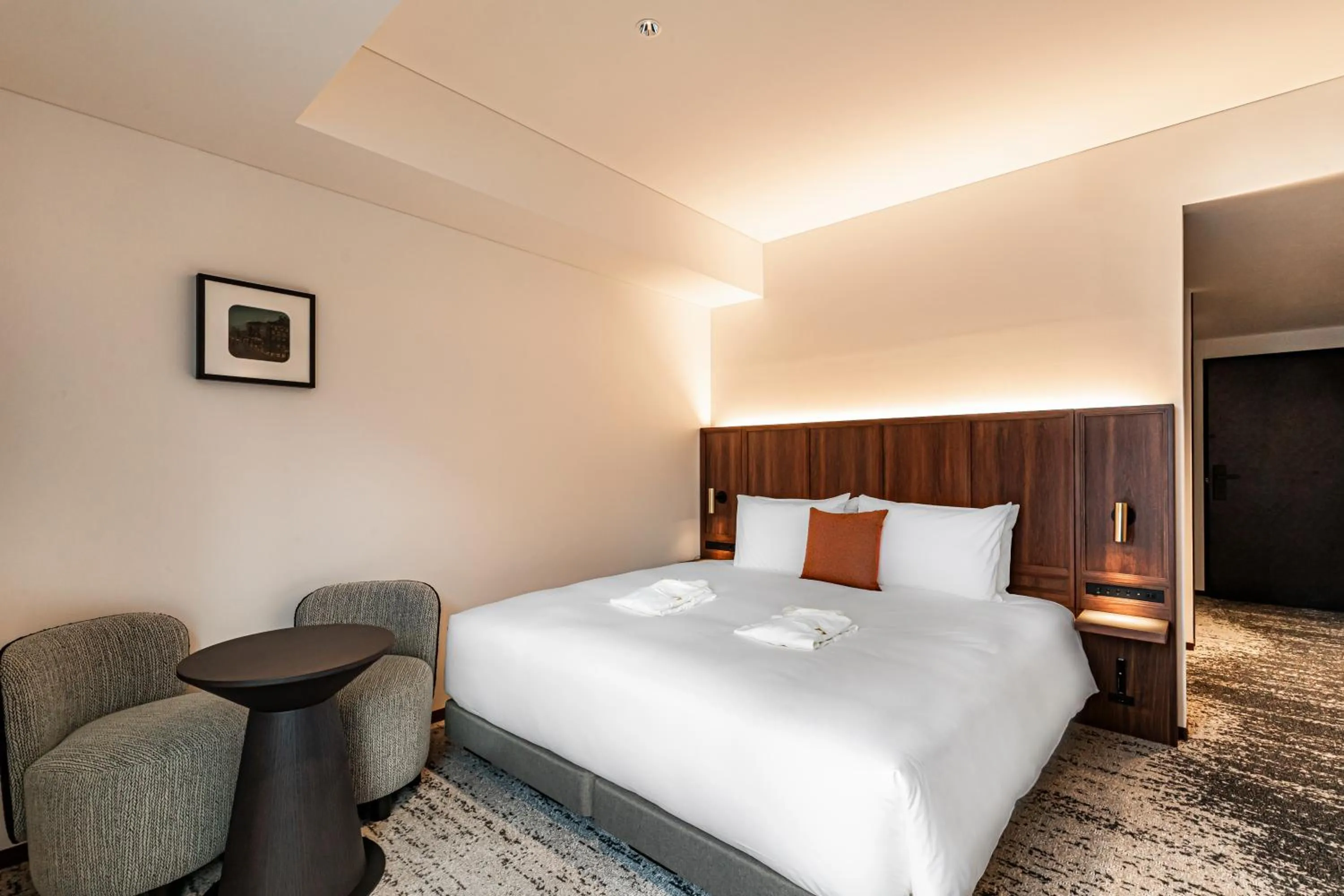 Photo of the whole room, Bed in The Gate Hotel Yokohama by Hulic