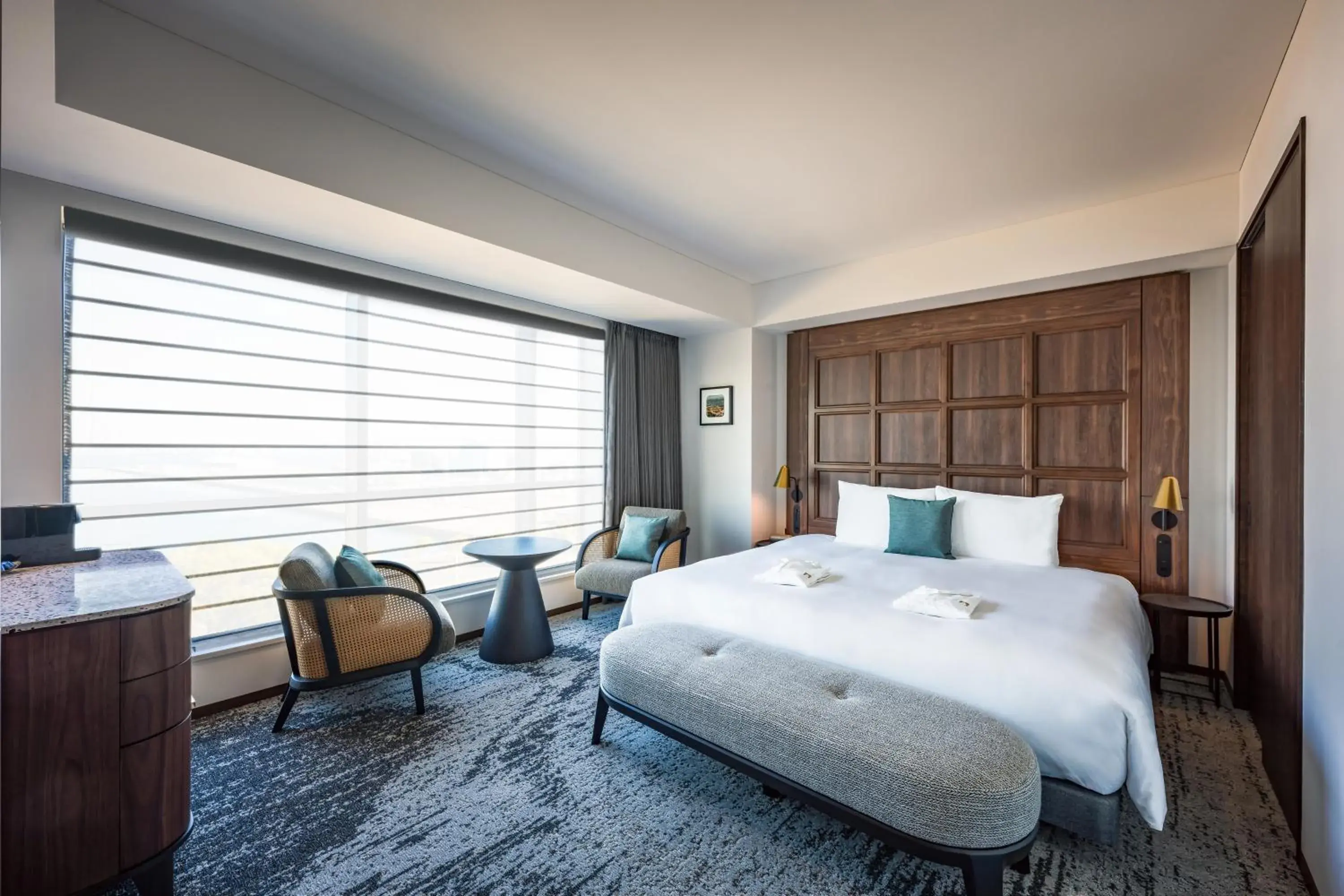 Deluxe King Room - Low Floor - Non-Smoking in The Gate Hotel Yokohama by Hulic Deluxe King Room - Low Floor - Non-Smoking in The Gate Hotel Yokohama by Hulic