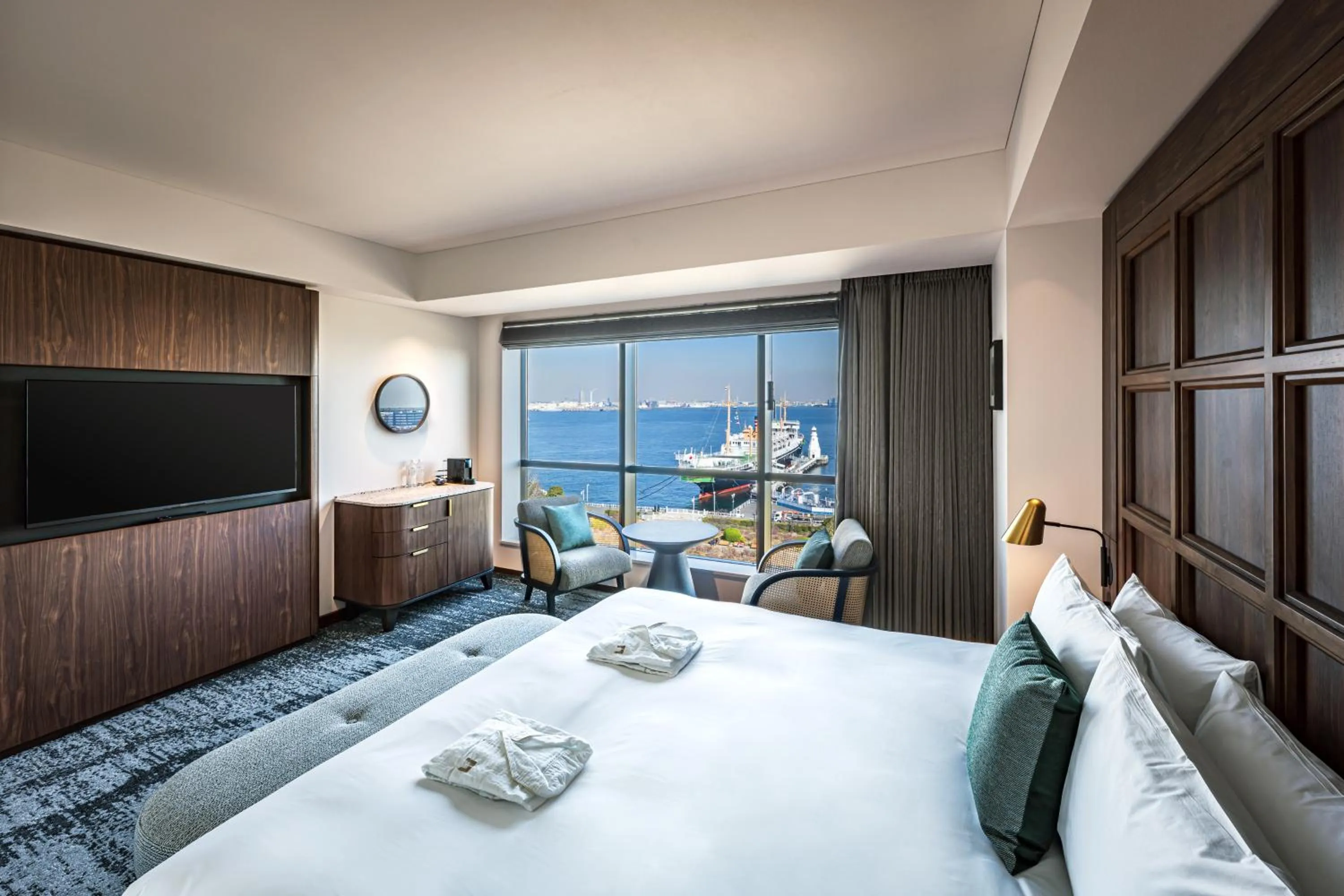 Bed in The Gate Hotel Yokohama by Hulic