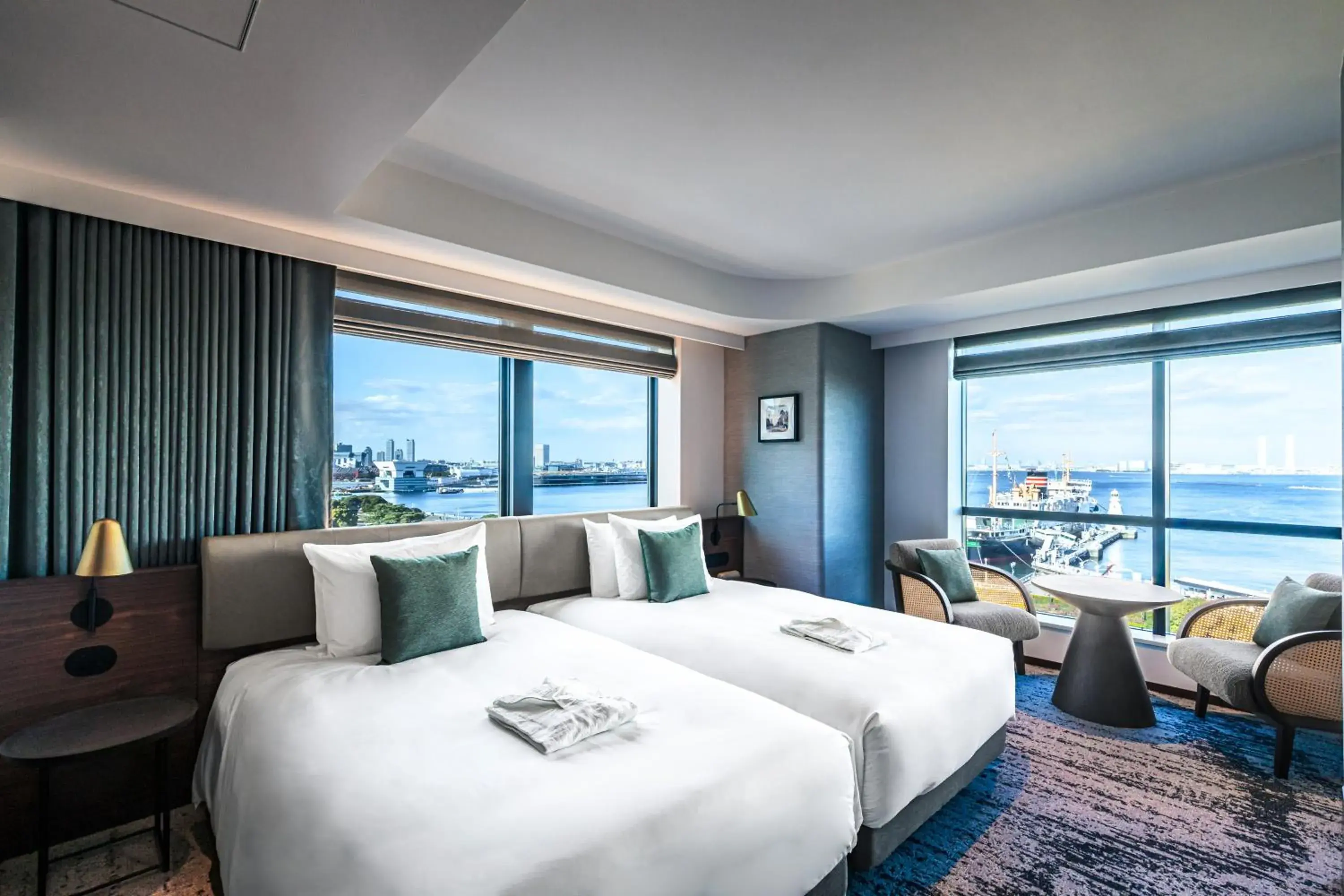 Deluxe Corner Twin Room - Non-Smoking in The Gate Hotel Yokohama by Hulic Deluxe Corner Twin Room - Non-Smoking in The Gate Hotel Yokohama by Hulic