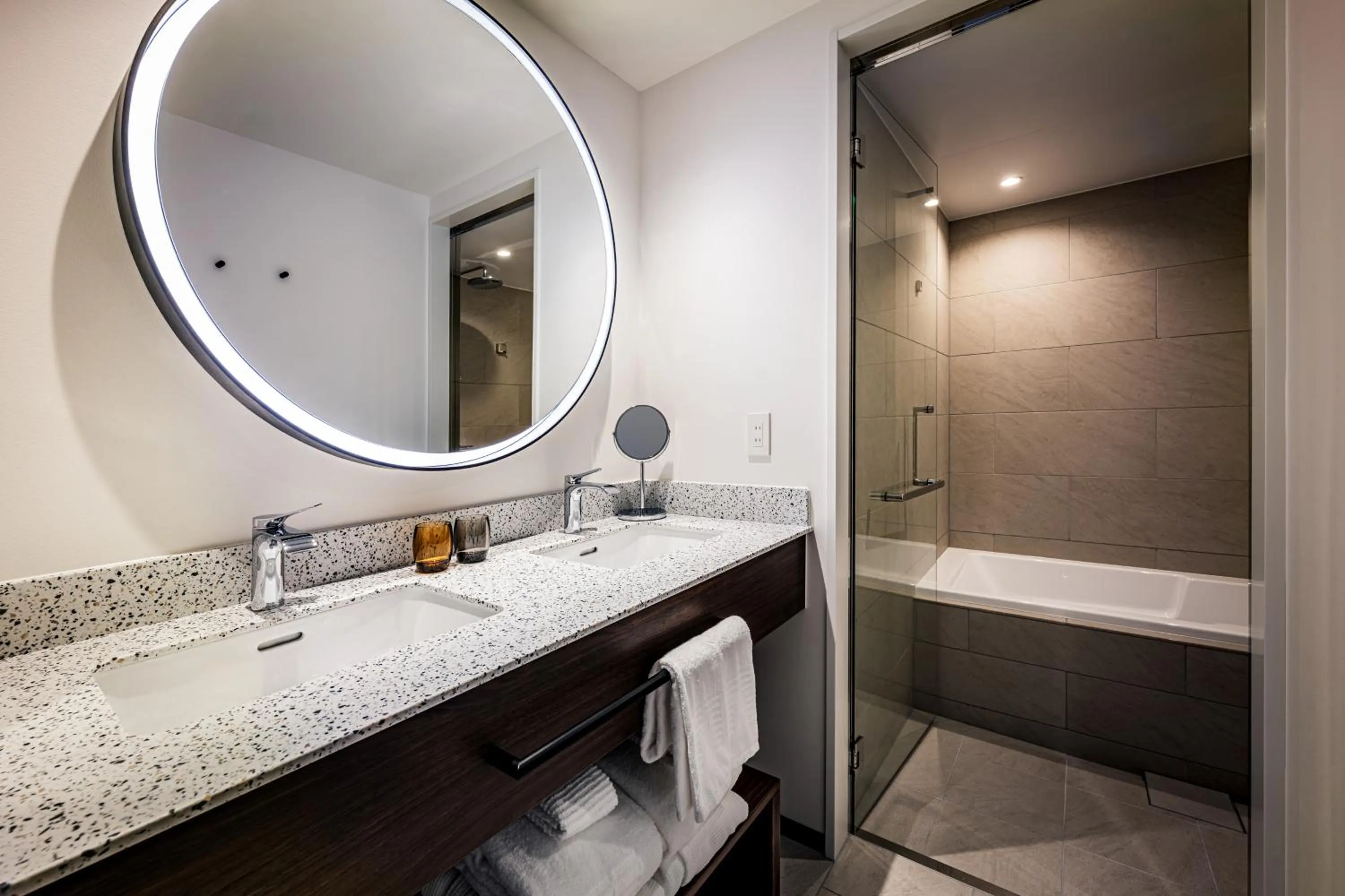 Shower in The Gate Hotel Yokohama by Hulic