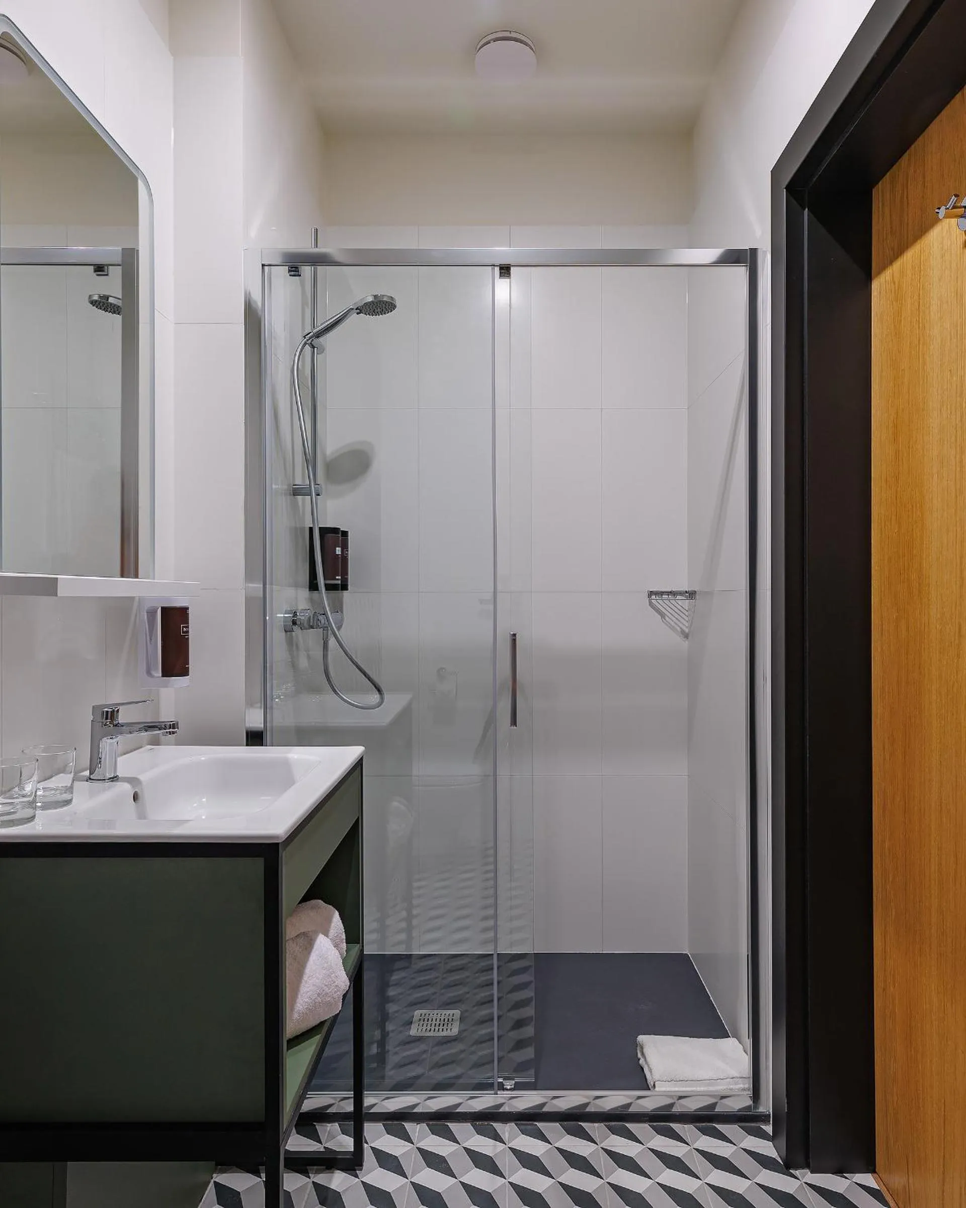 Shower in TULIP Residences Lviv